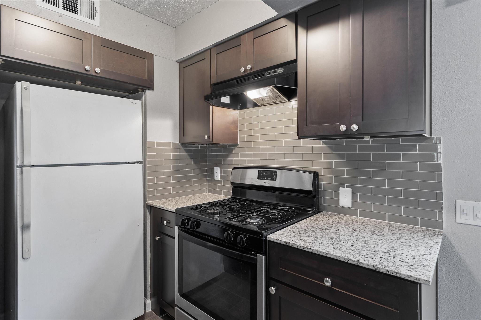 2501 Manor Cir # B, Austin, TX 78723