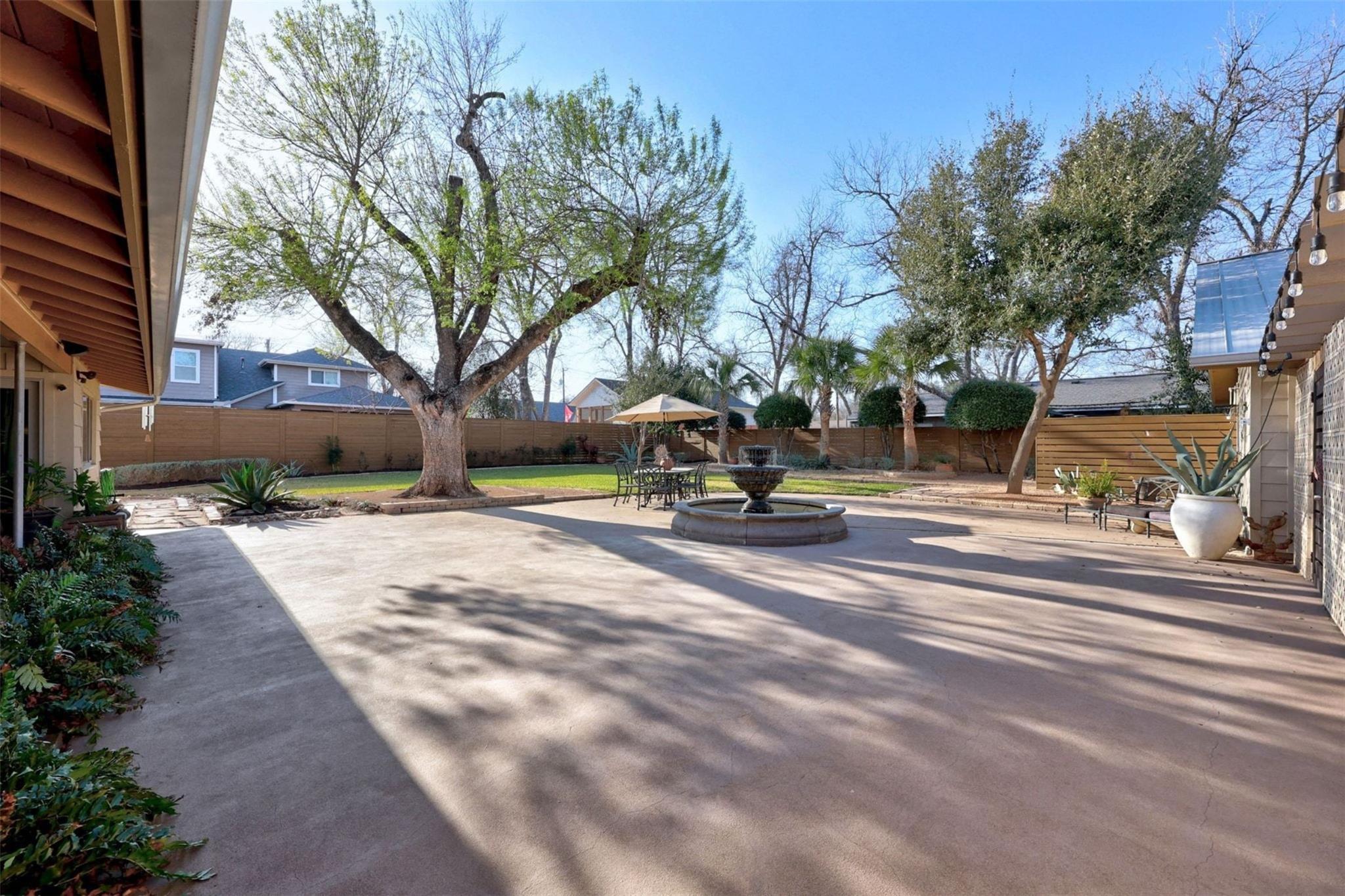 1405 E 18th St, Georgetown, TX 78626