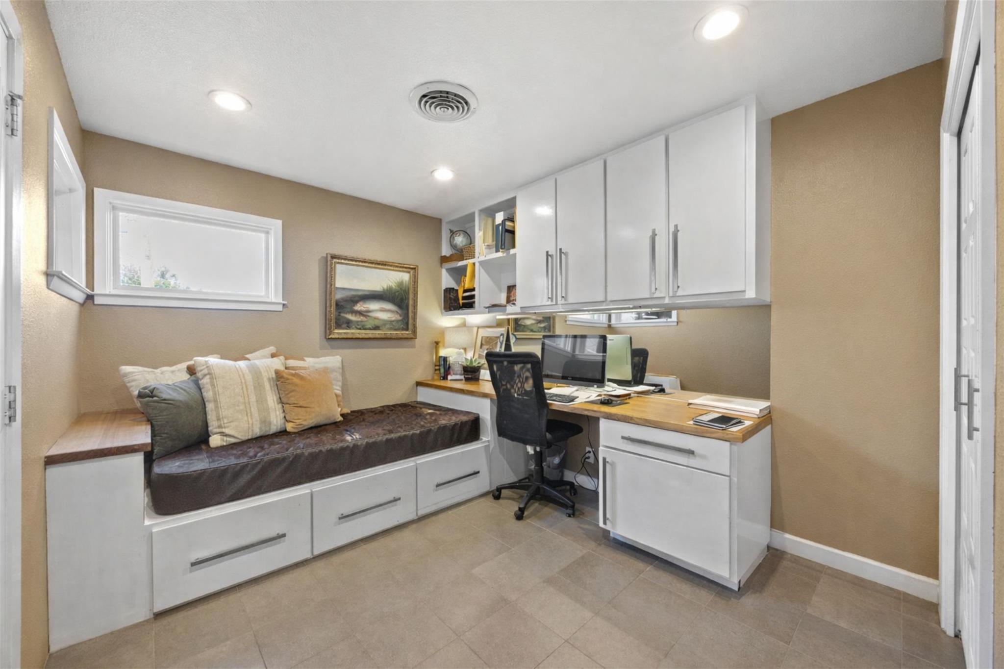 1405 E 18th St, Georgetown, TX 78626