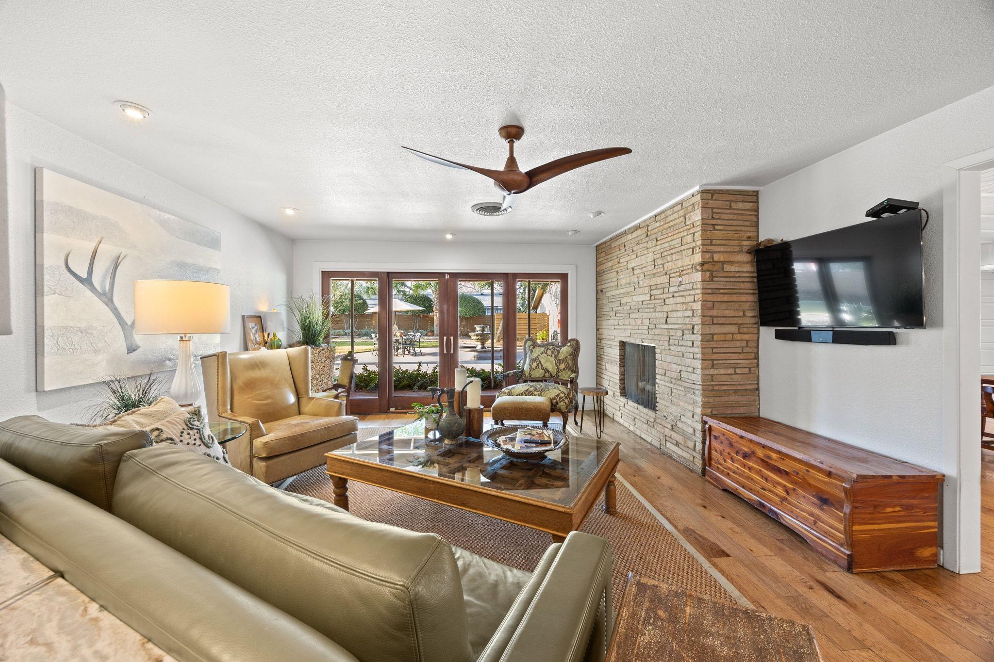 1405 E 18th St, Georgetown, TX 78626