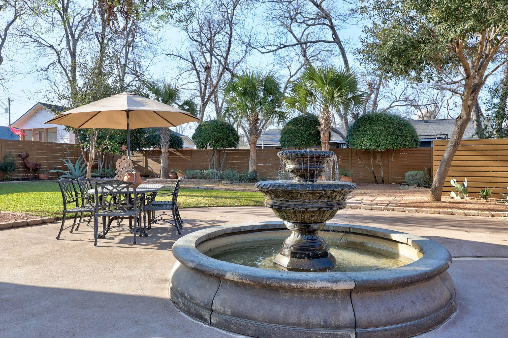 1405 E 18th St, Georgetown, TX 78626