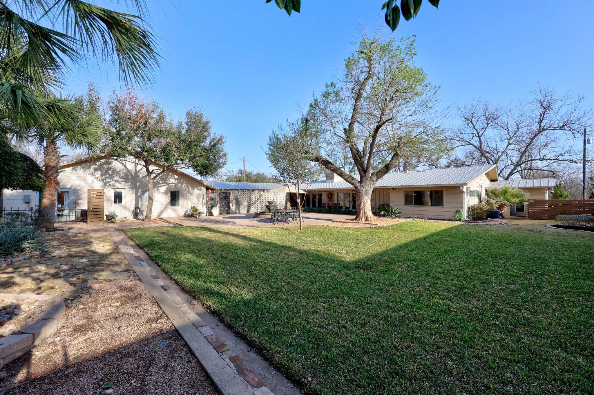 1405 E 18th St, Georgetown, TX 78626