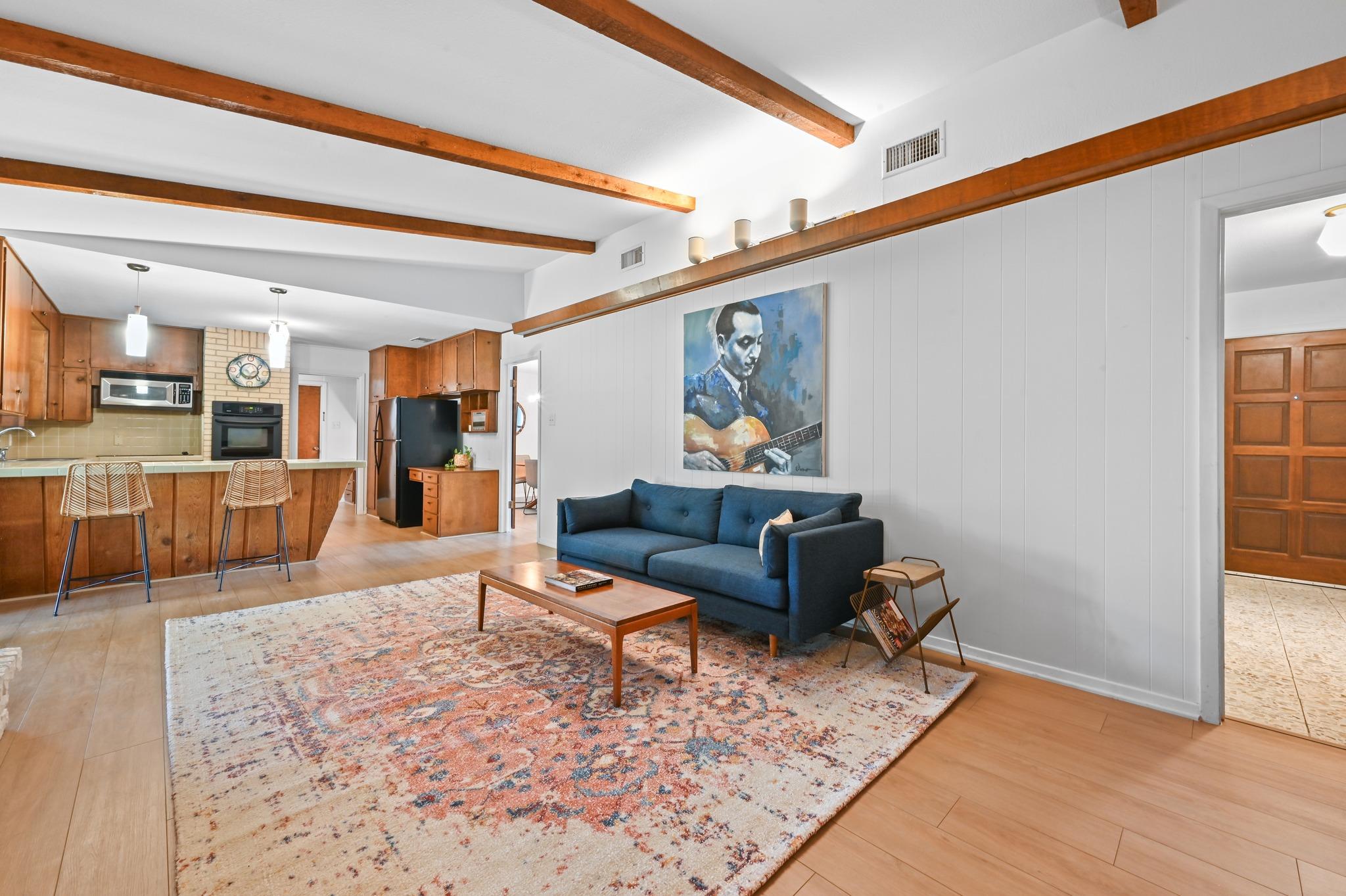 908 Vogel Dr, Lockhart, TX 78644