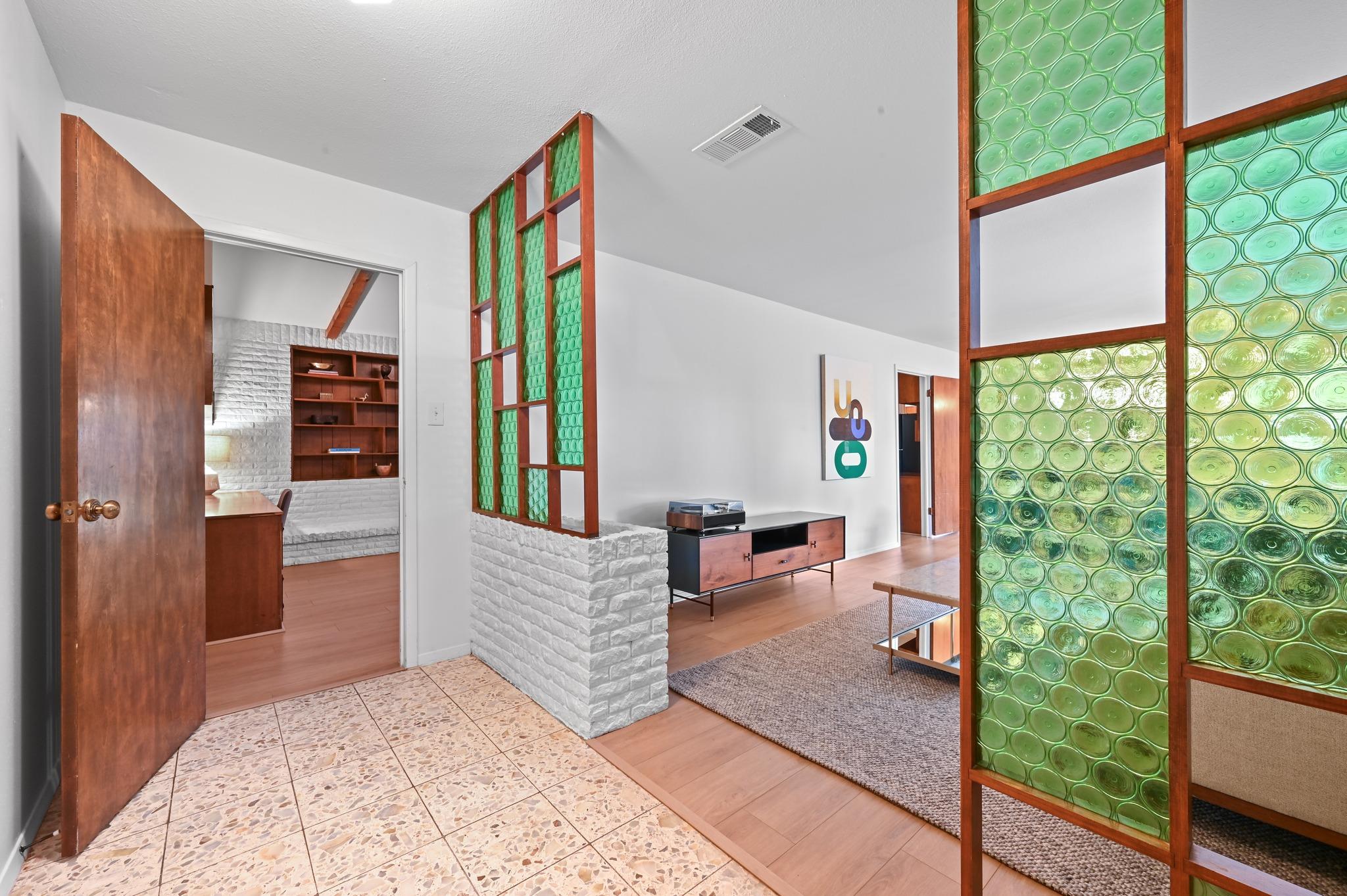 908 Vogel Dr, Lockhart, TX 78644