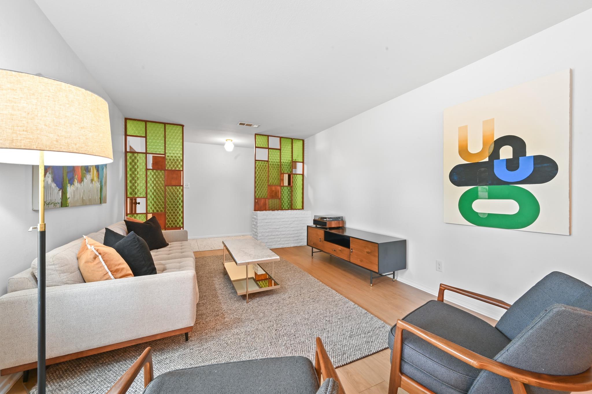 908 Vogel Dr, Lockhart, TX 78644