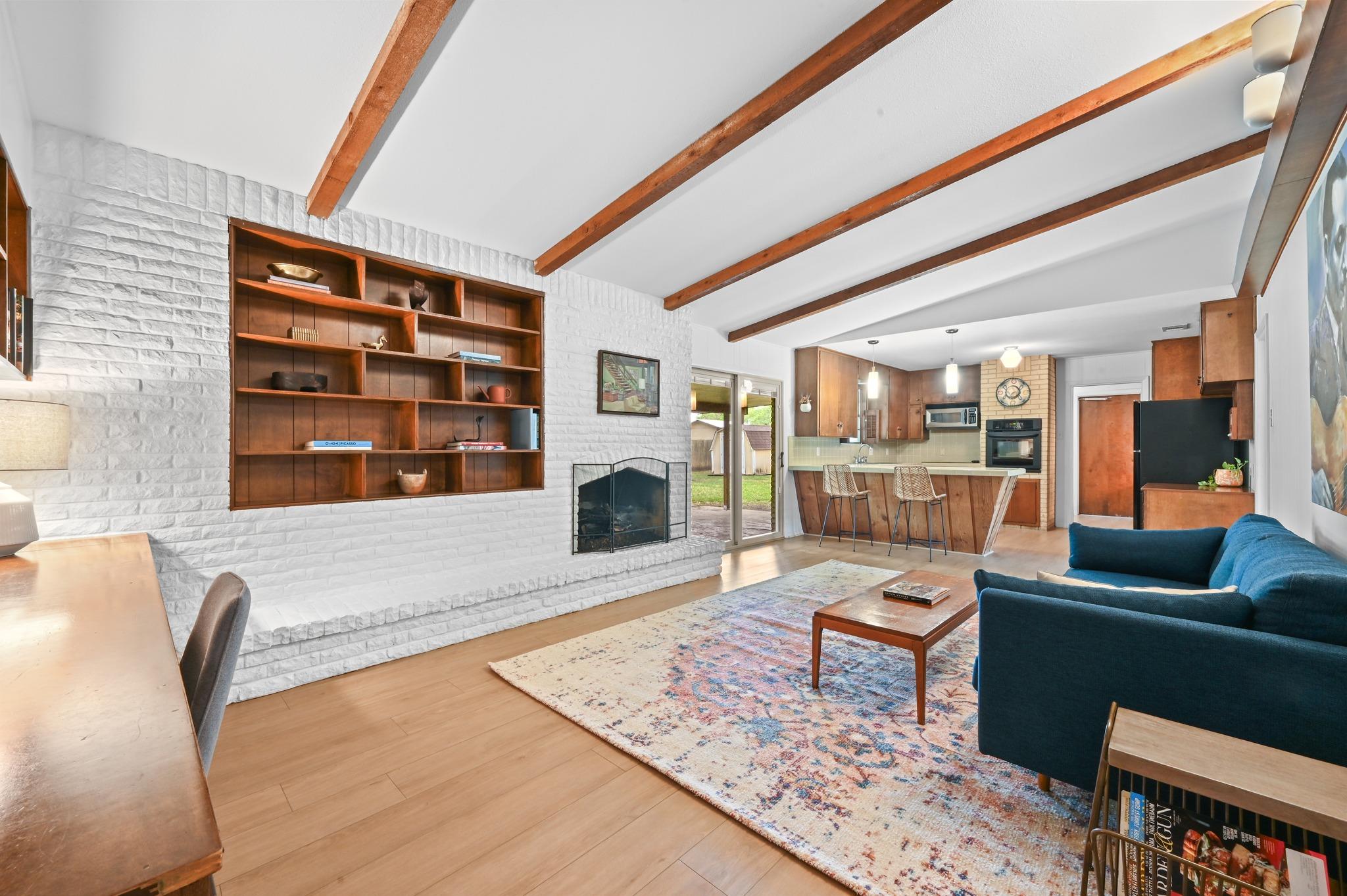 908 Vogel Dr, Lockhart, TX 78644