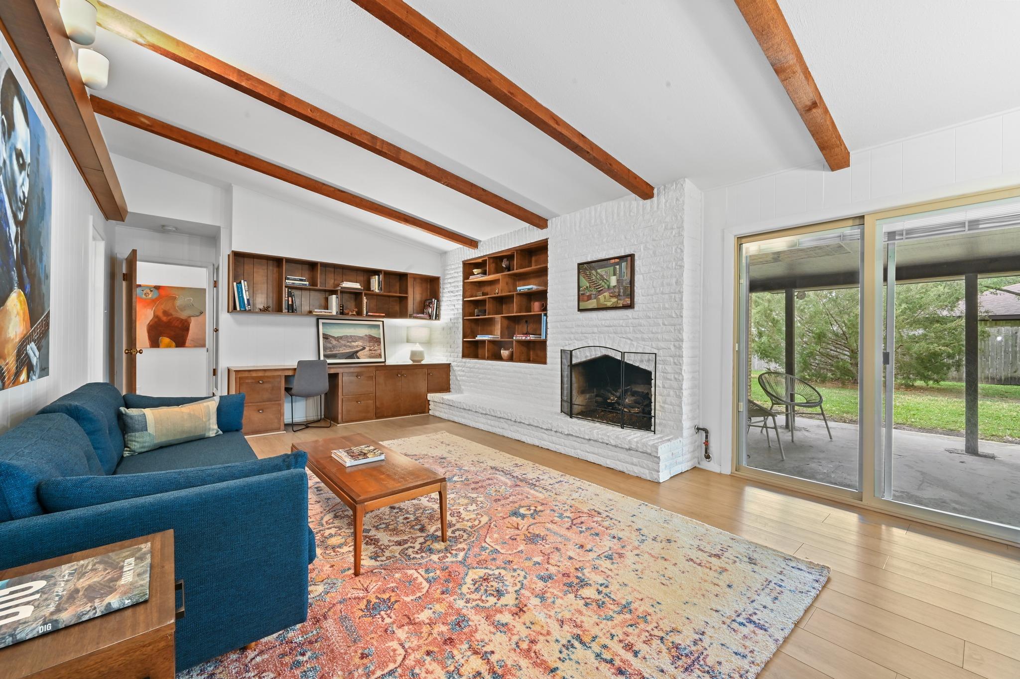 908 Vogel Dr, Lockhart, TX 78644