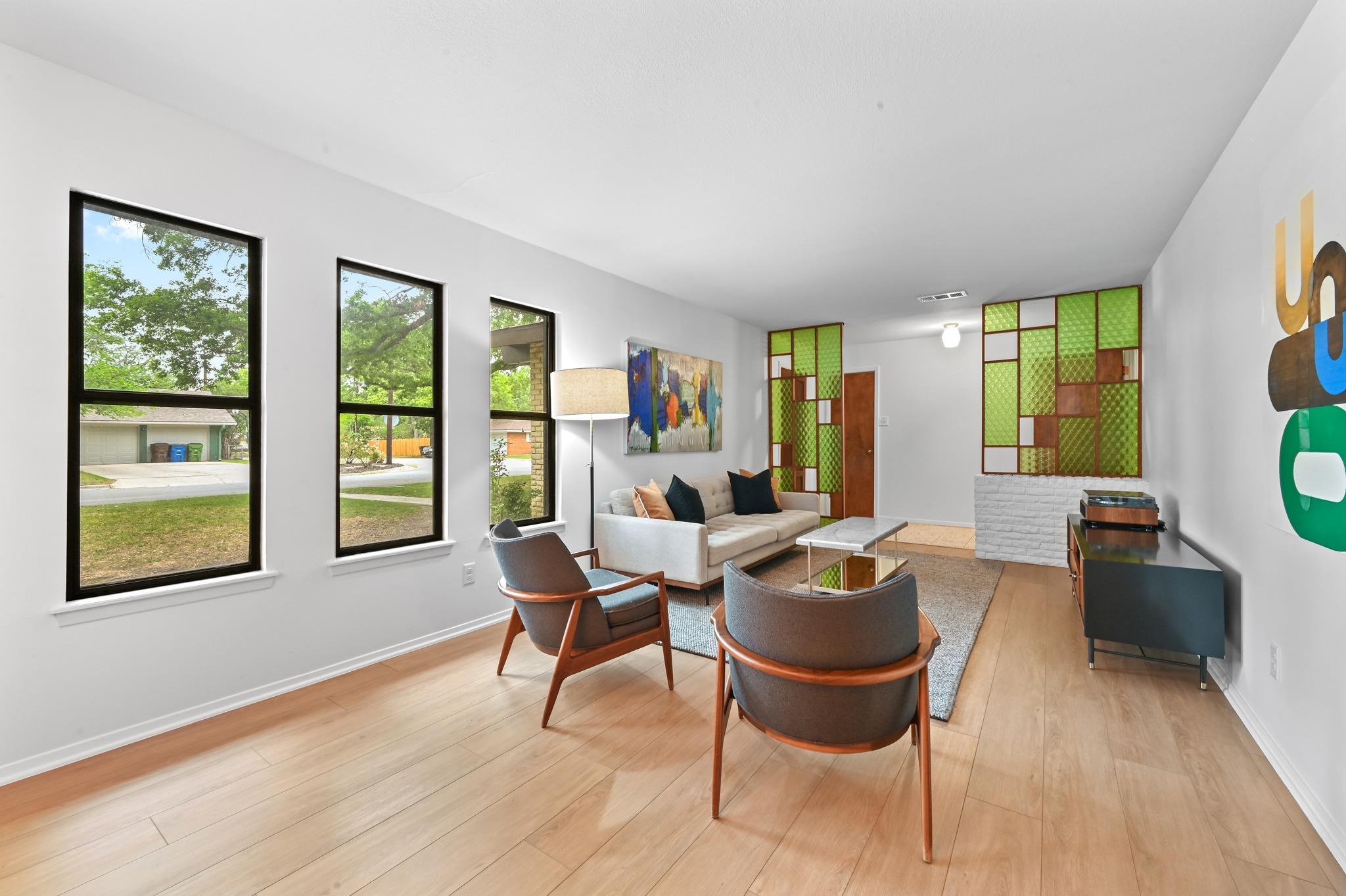 908 Vogel Dr, Lockhart, TX 78644