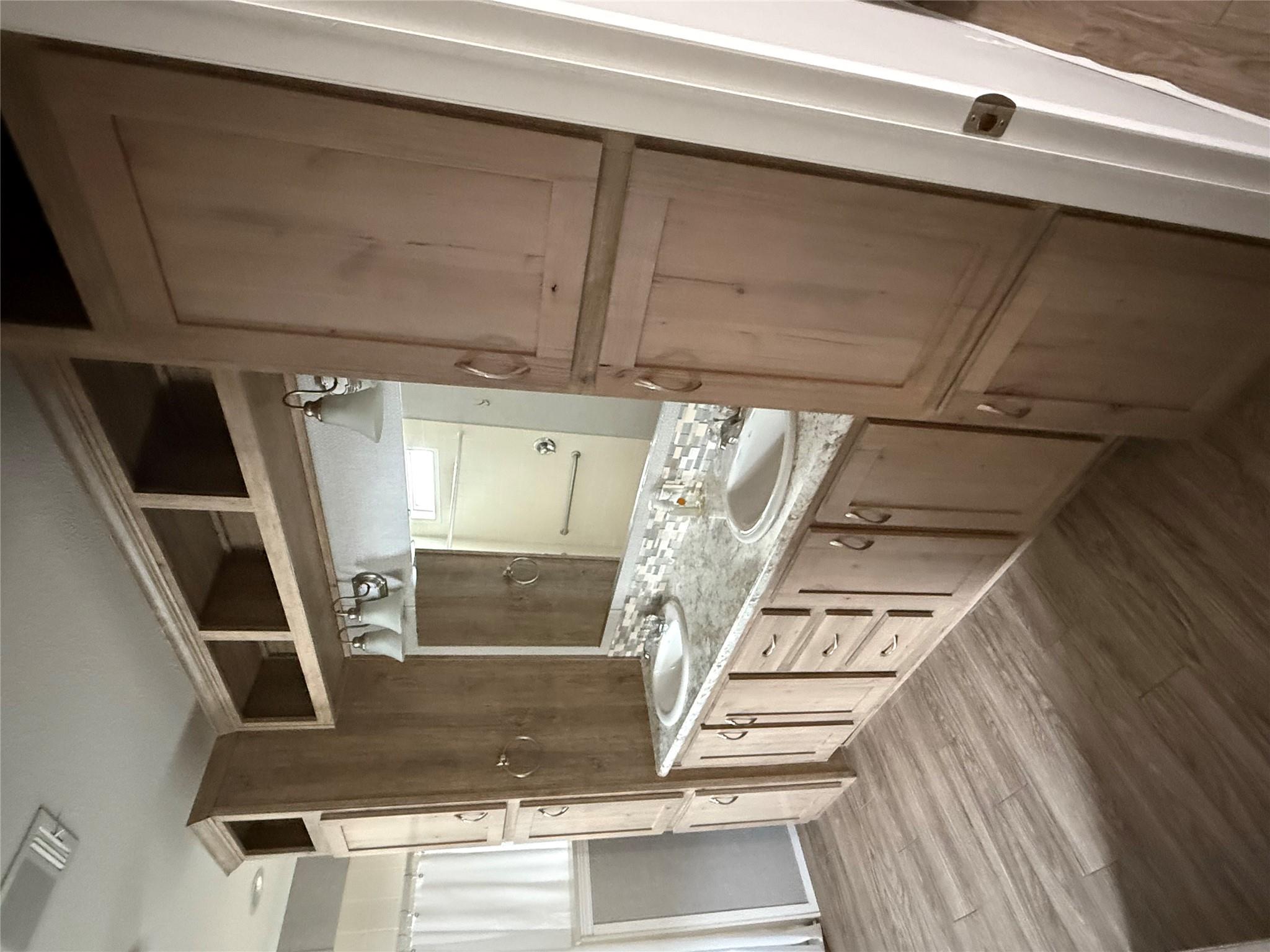 142 EAGLE CREEK Dr, Kyle, TX 78640