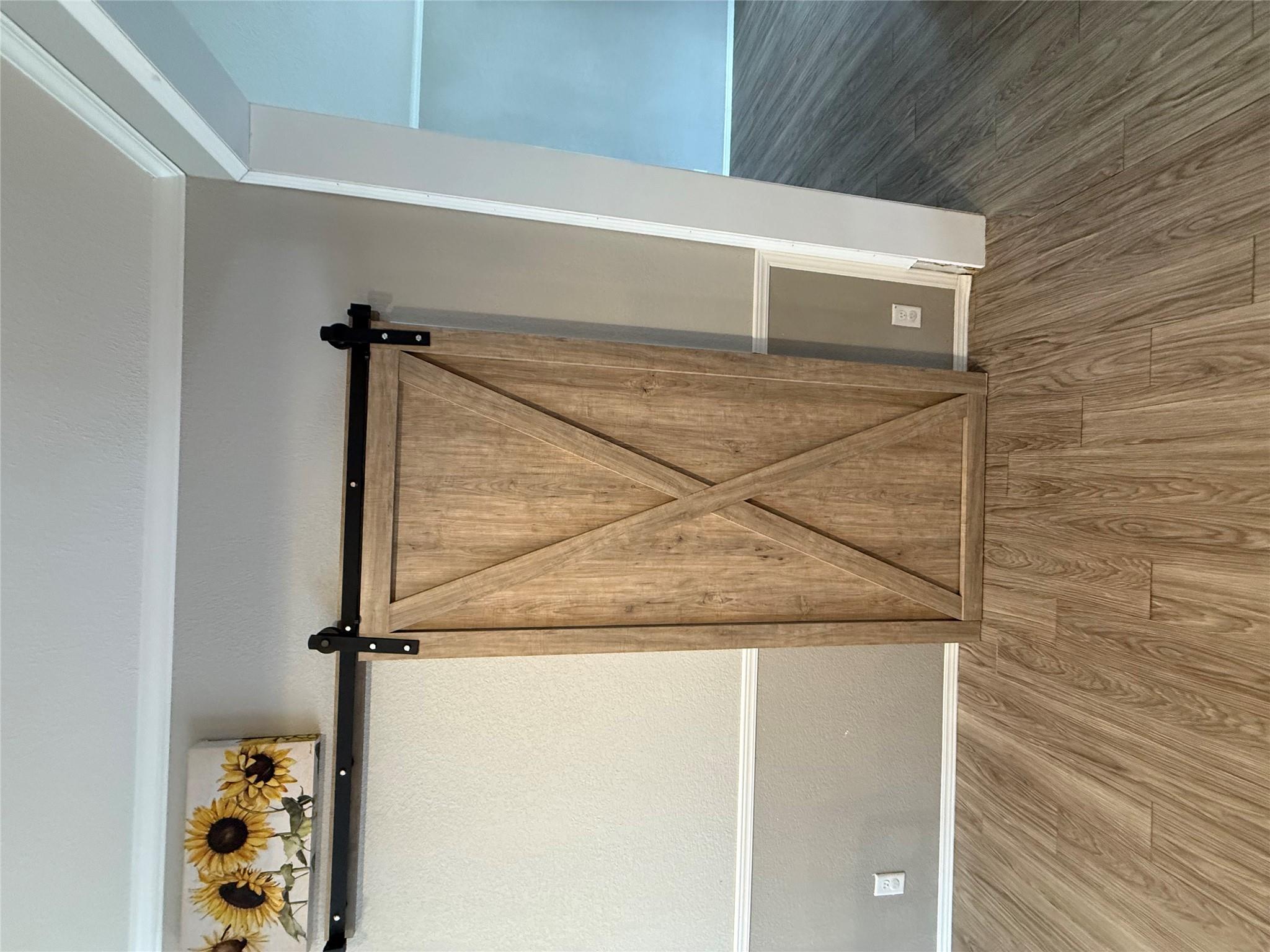 142 EAGLE CREEK Dr, Kyle, TX 78640