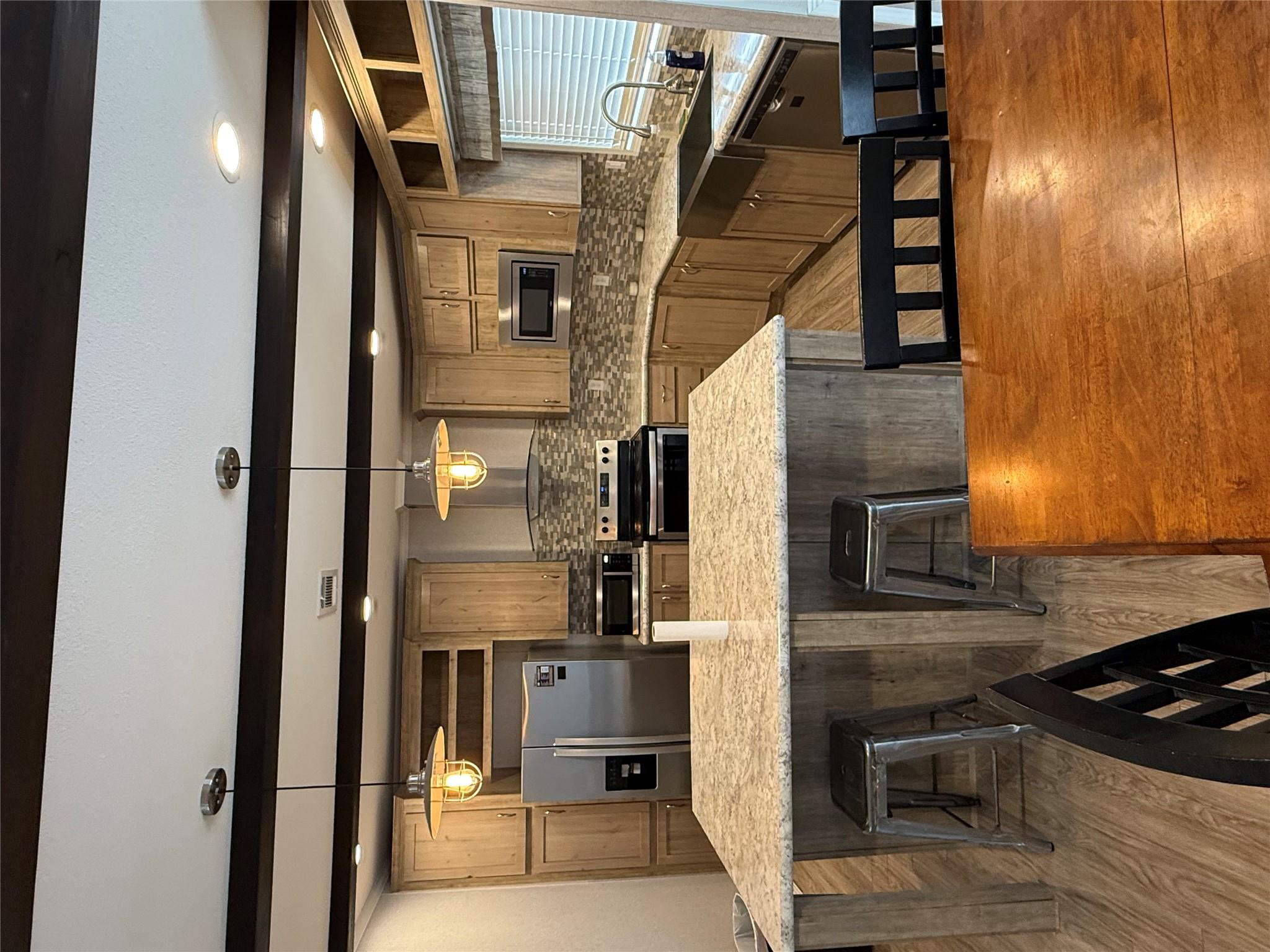 142 EAGLE CREEK Dr, Kyle, TX 78640