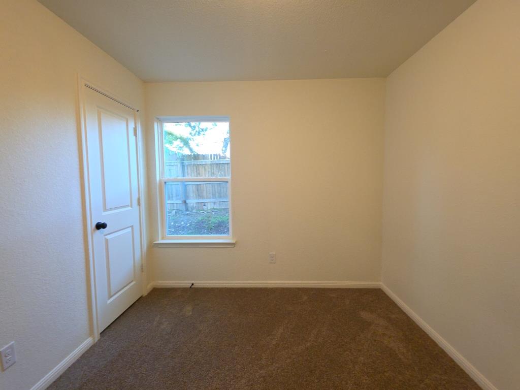 2002 W 2nd St # 500, Taylor, TX 76574