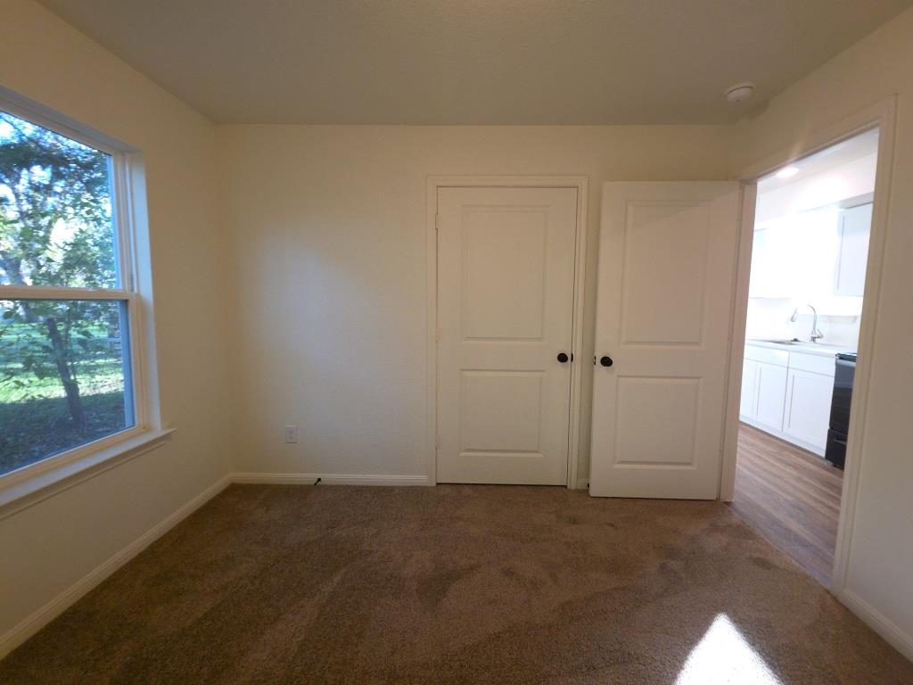 2002 W 2nd St # 500, Taylor, TX 76574