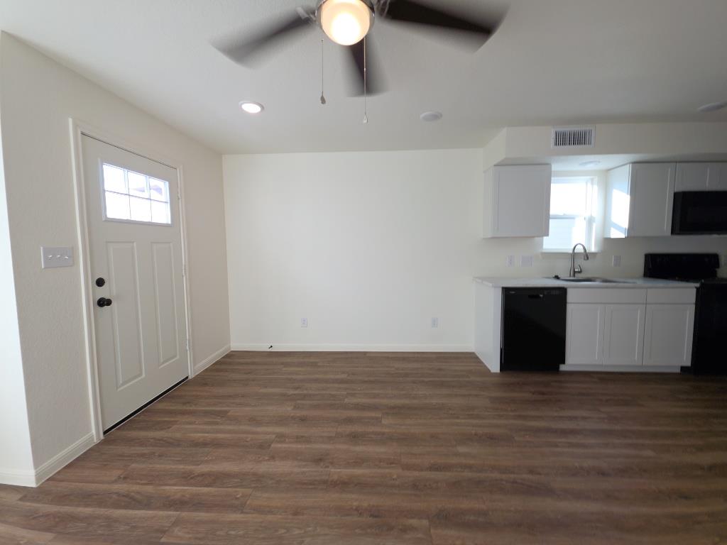 2002 W 2nd St # 500, Taylor, TX 76574