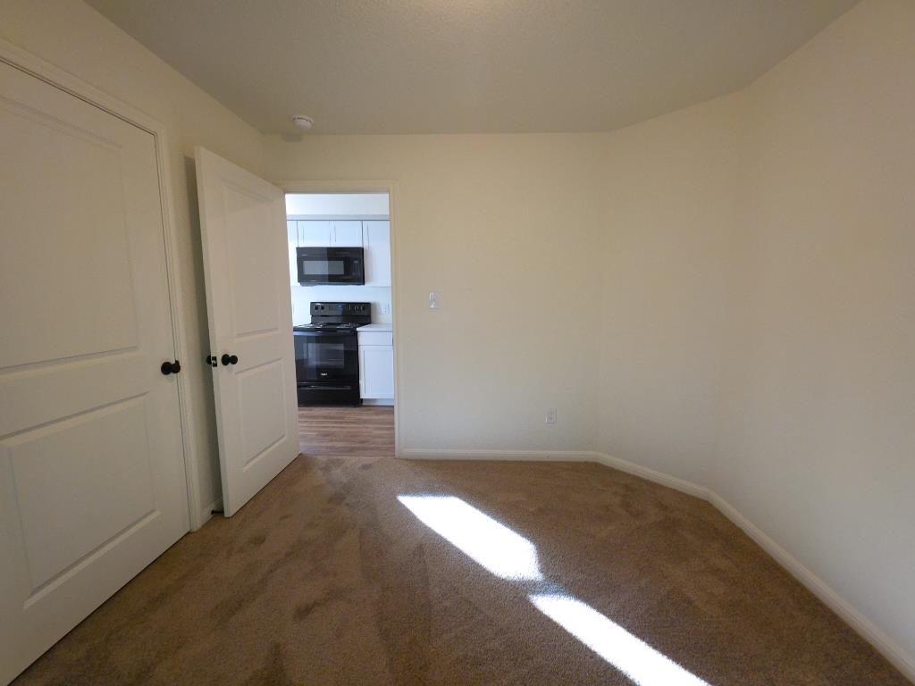 2002 W 2nd St # 500, Taylor, TX 76574