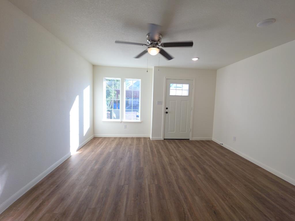 2002 W 2nd St # 500, Taylor, TX 76574