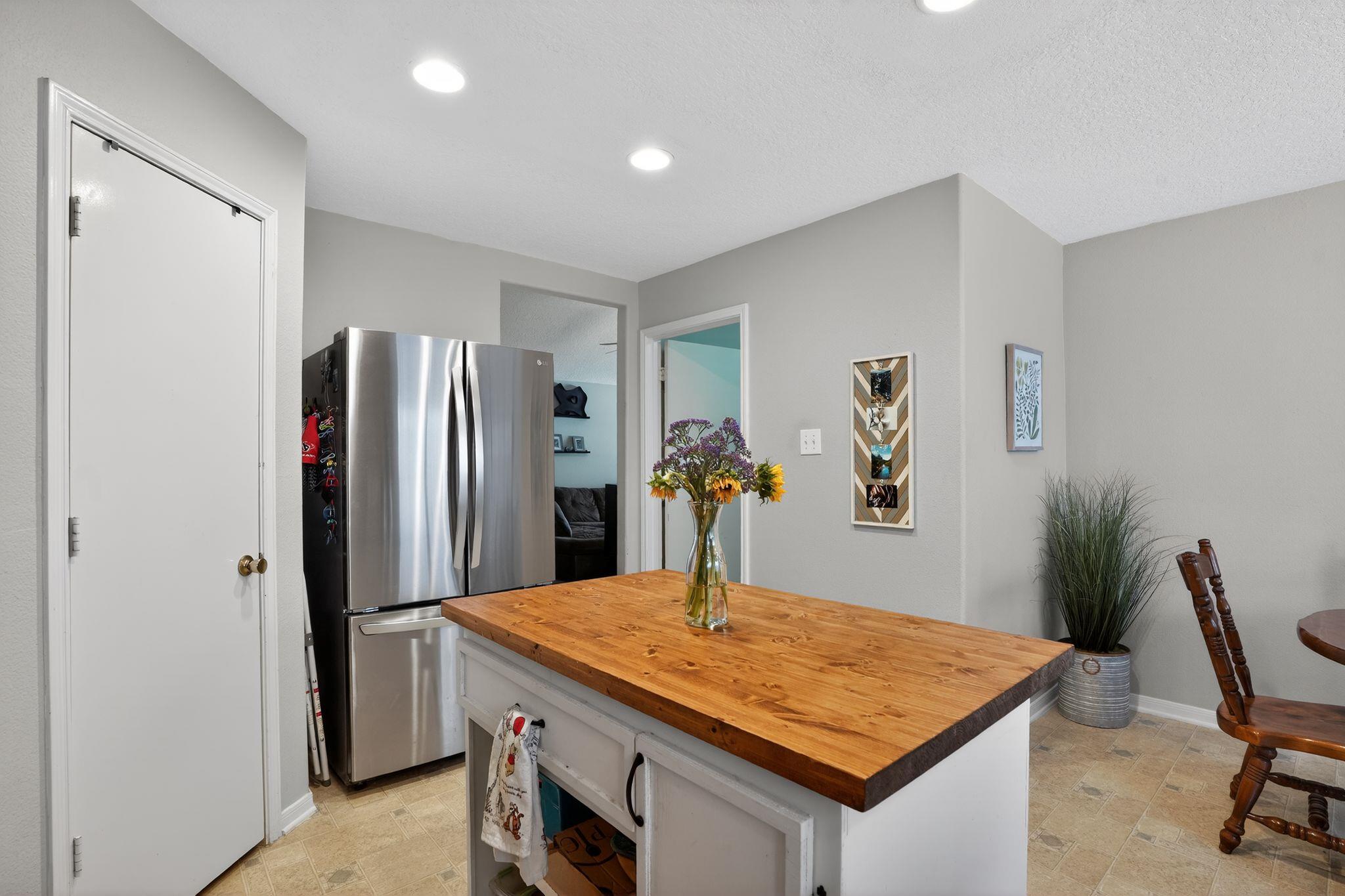 12214 Carriage Oak Cir, Humble, TX 77346