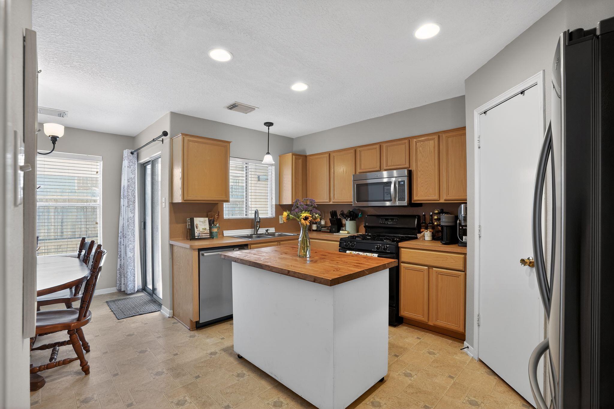 12214 Carriage Oak Cir, Humble, TX 77346