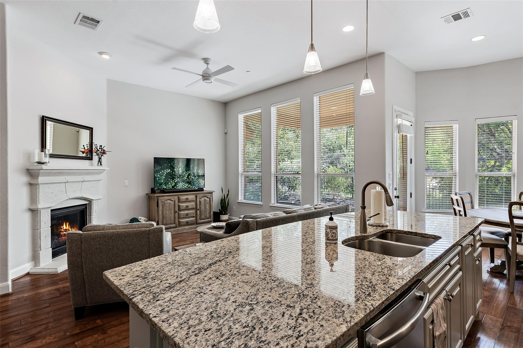 106 Maxwell Way # 33, Austin, TX 78738