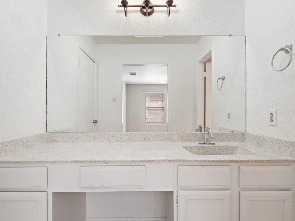 7825 Beauregard Cir # 22, Austin, TX 78745