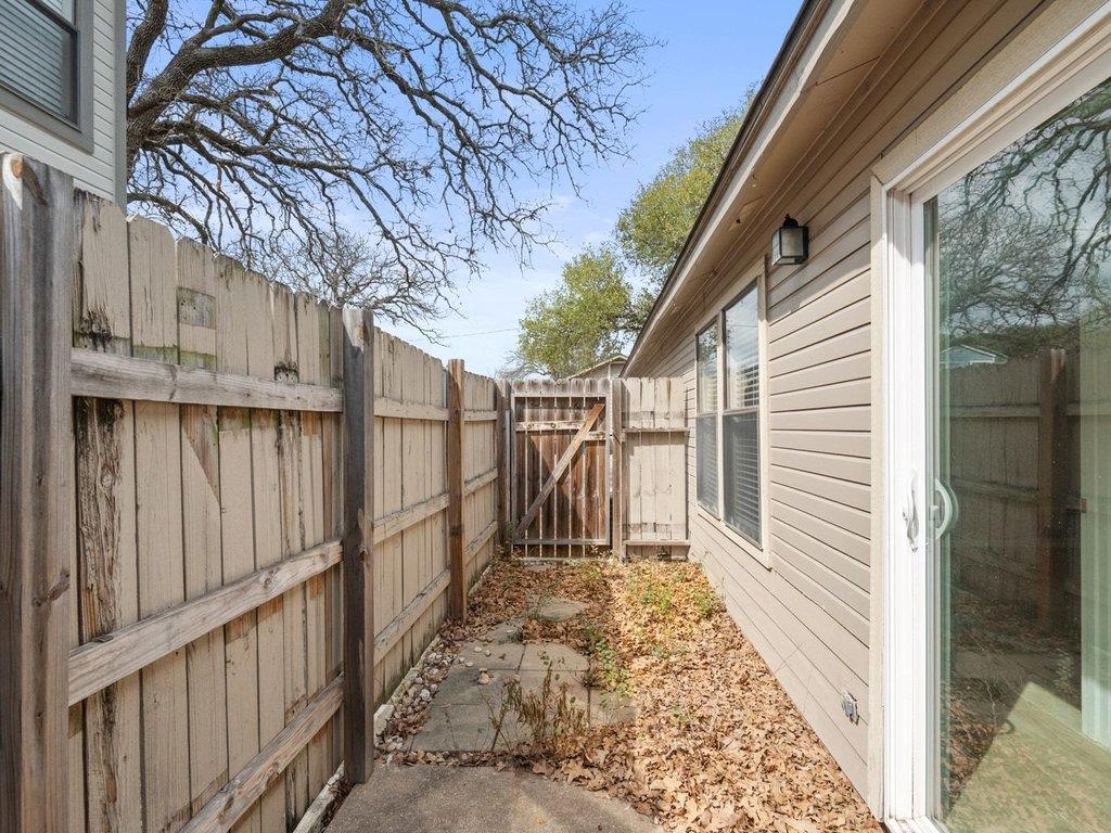 7825 Beauregard Cir # 22, Austin, TX 78745