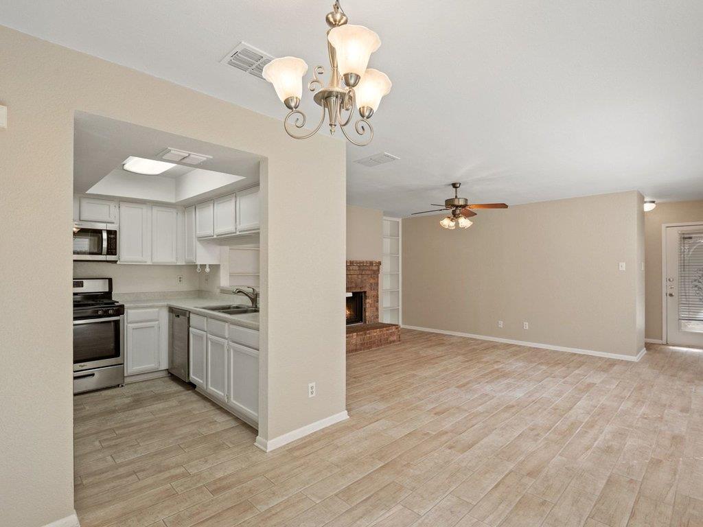 7825 Beauregard Cir # 22, Austin, TX 78745