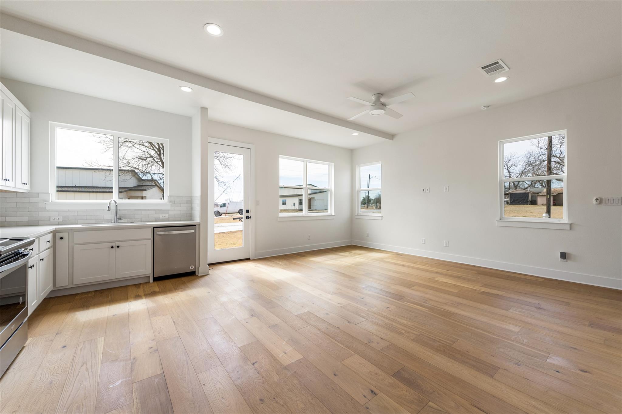 304 E 19.5 St # 304, Georgetown, TX 78626