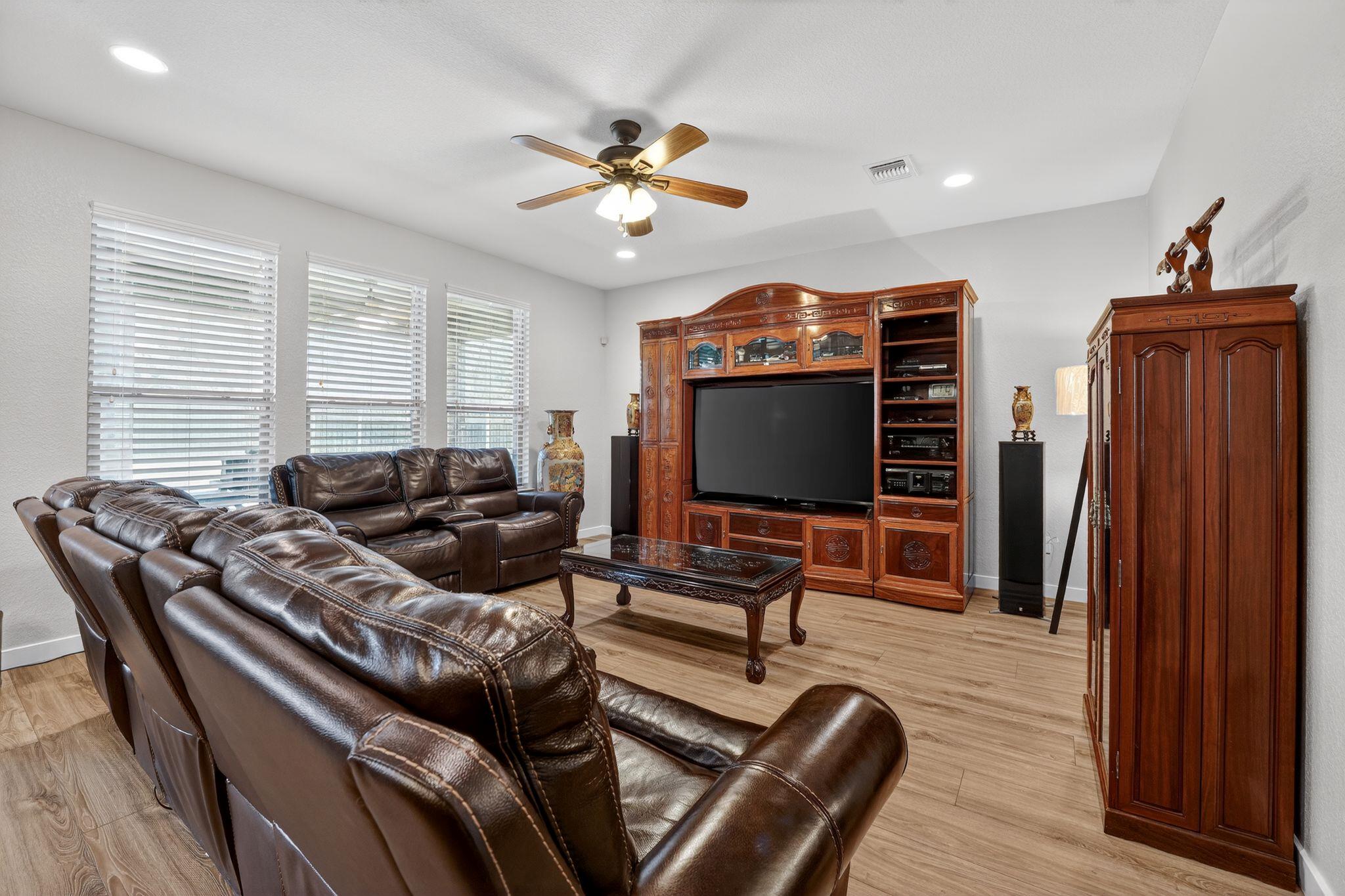 1124 Calla Lily Blvd, Leander, TX 78641