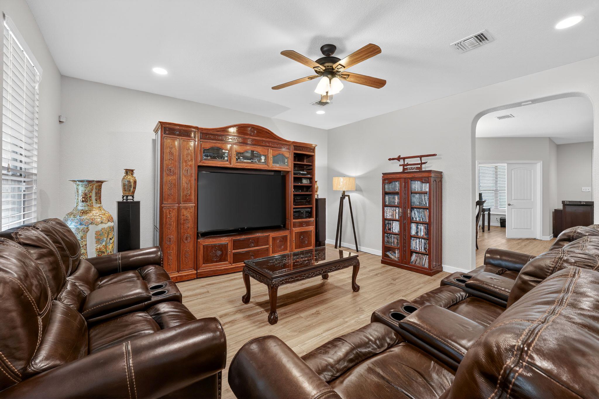 1124 Calla Lily Blvd, Leander, TX 78641