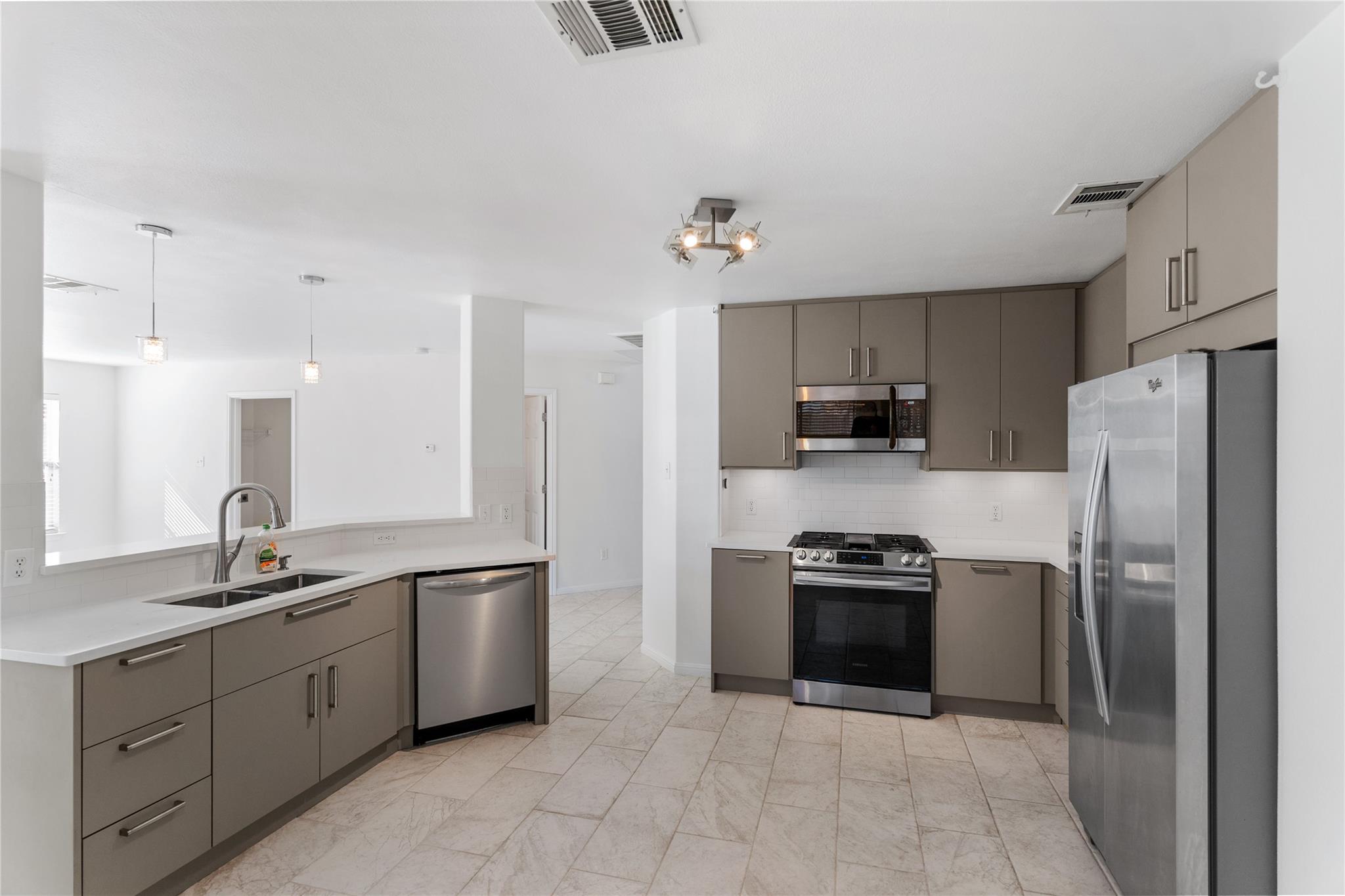 2051 Cambria Dr, Buda, TX 78610