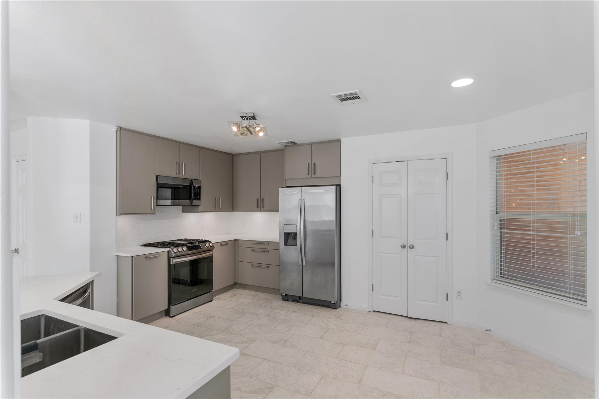 2051 Cambria Dr, Buda, TX 78610