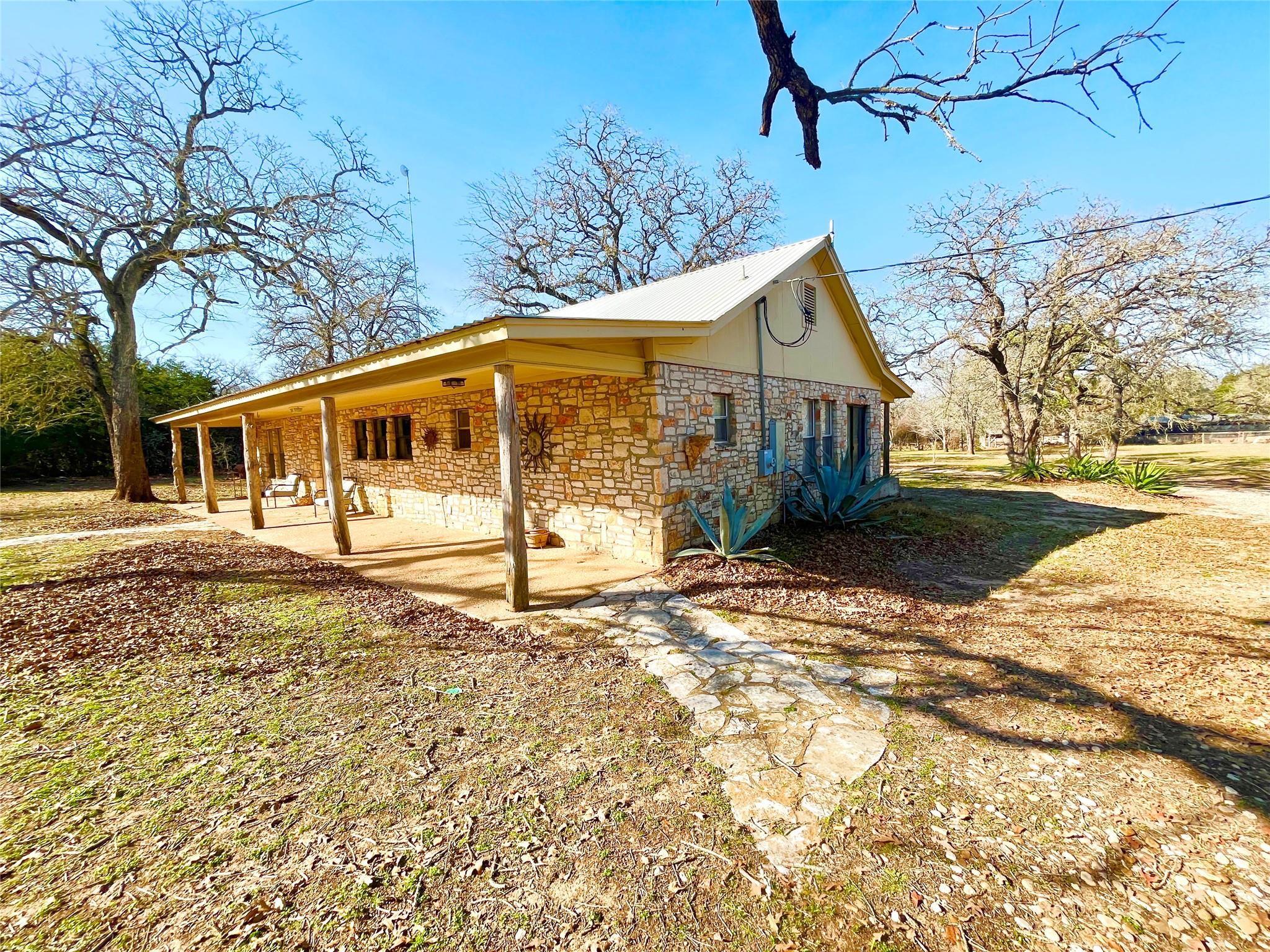 251 Milam Ln, Bastrop, TX 78602