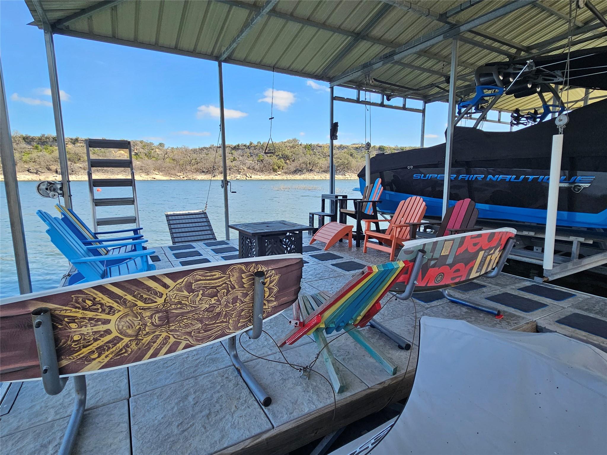 1239 Lakeshore Dr, Spicewood, TX 78669