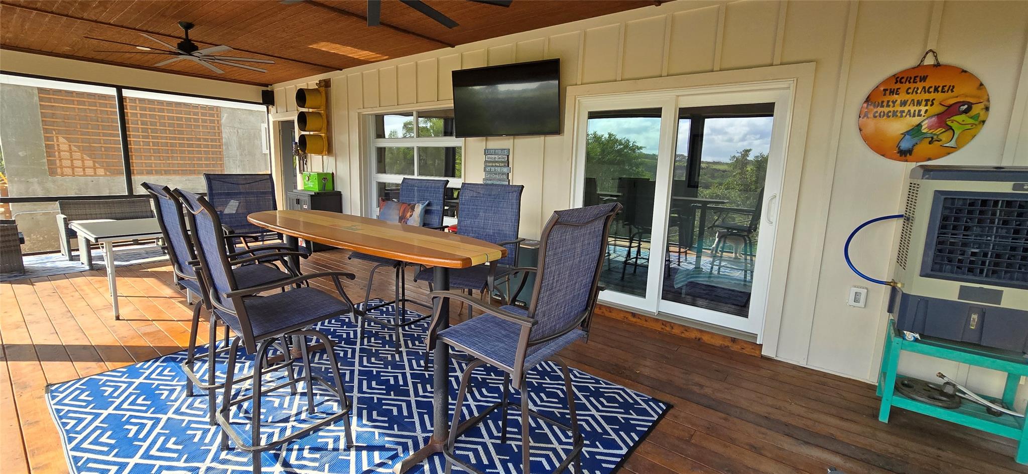 1239 Lakeshore Dr, Spicewood, TX 78669