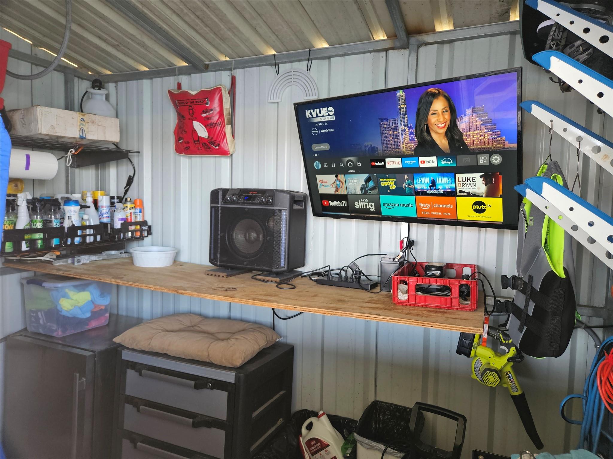 1239 Lakeshore Dr, Spicewood, TX 78669