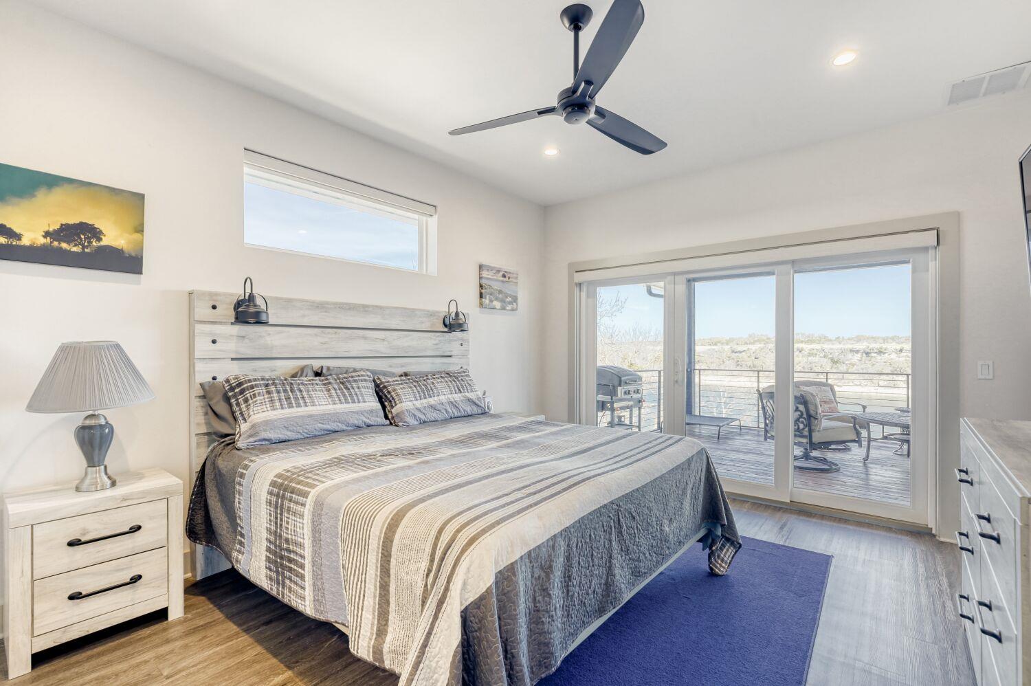 1239 Lakeshore Dr, Spicewood, TX 78669