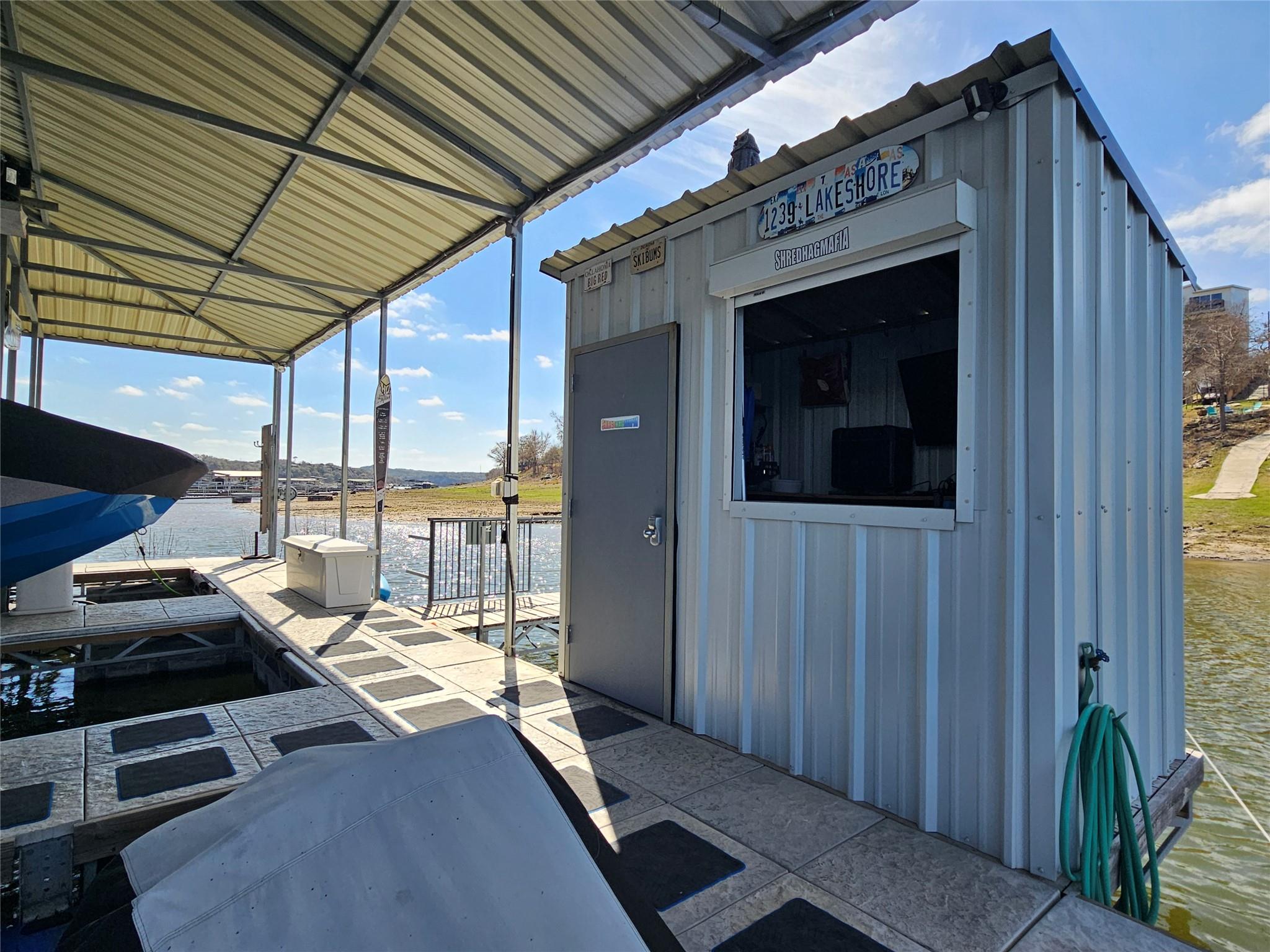 1239 Lakeshore Dr, Spicewood, TX 78669