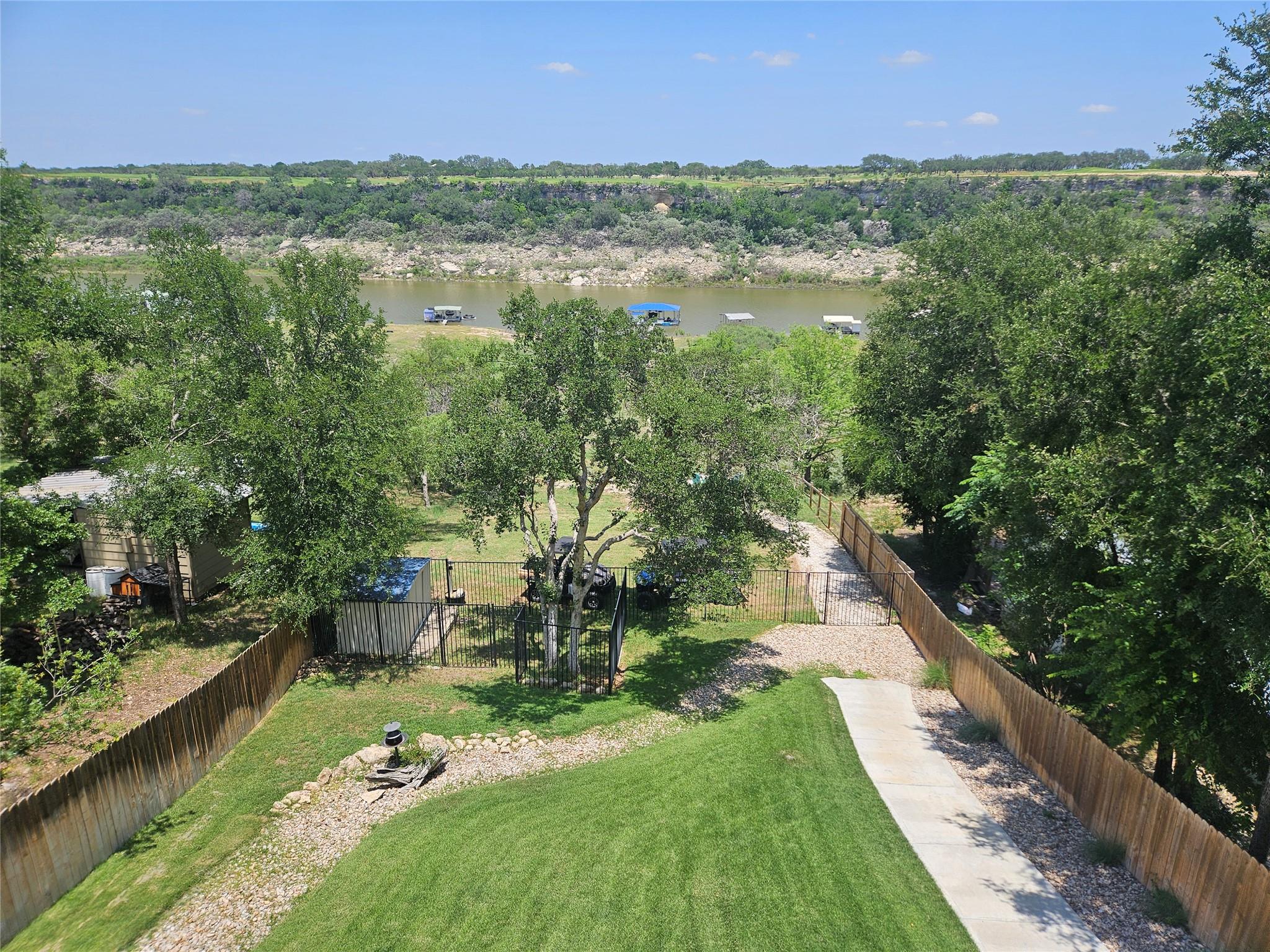 1239 Lakeshore Dr, Spicewood, TX 78669