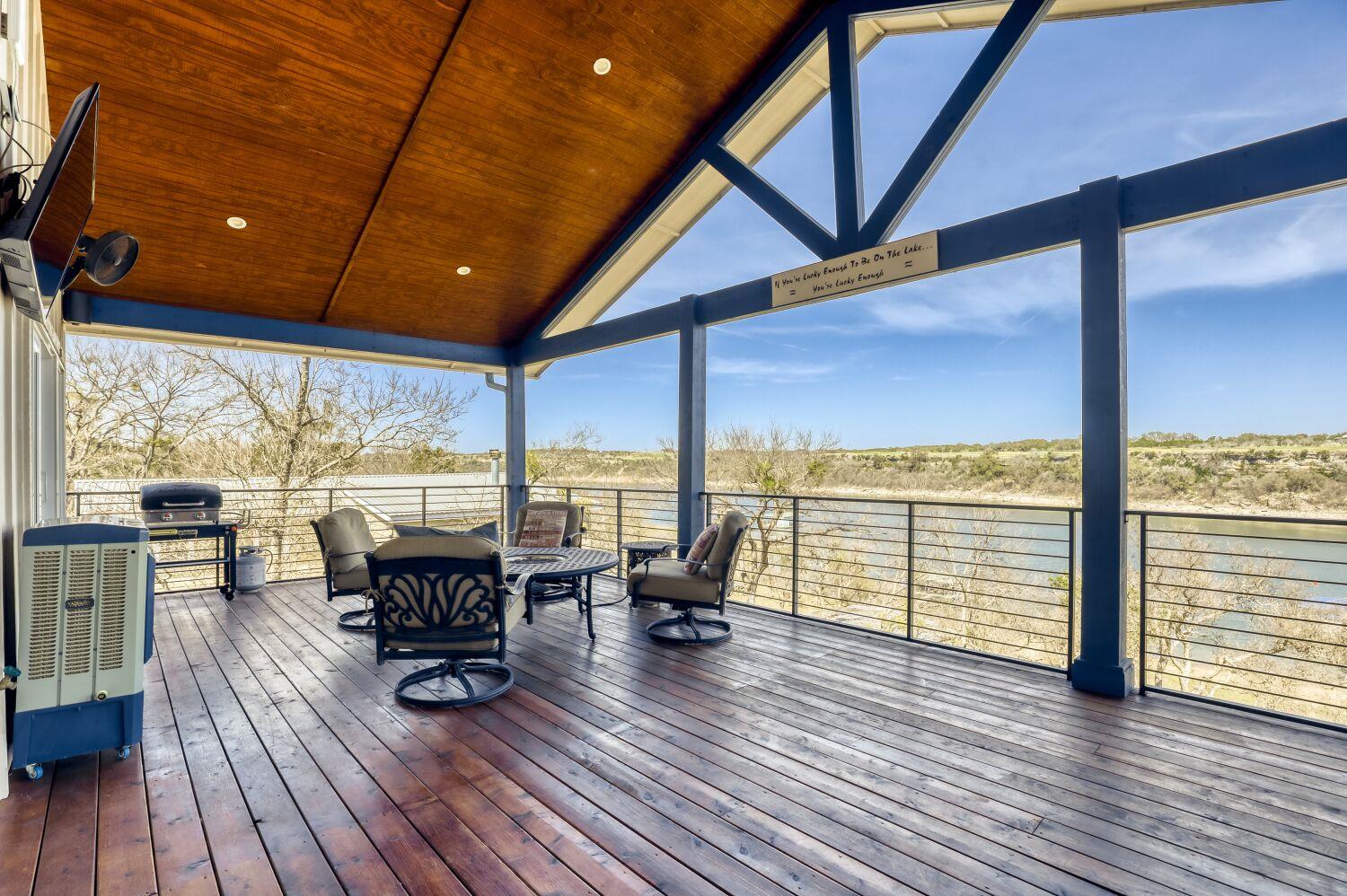 1239 Lakeshore Dr, Spicewood, TX 78669