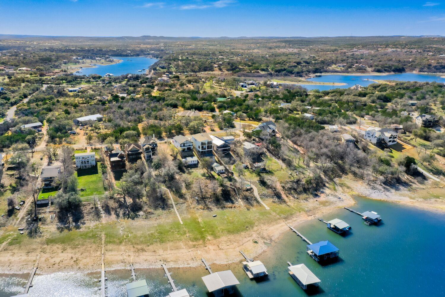 1239 Lakeshore Dr, Spicewood, TX 78669