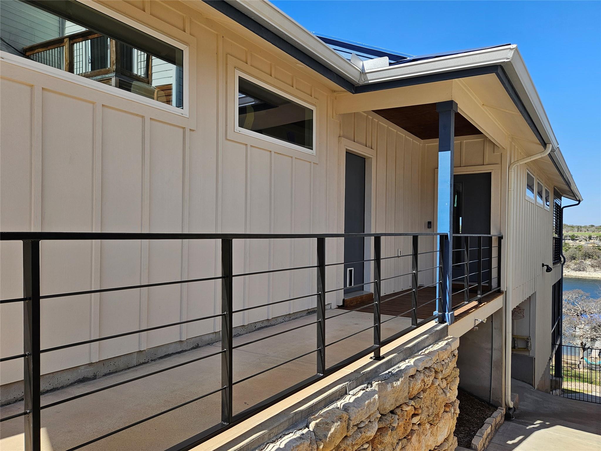 1239 Lake Shore Dr, Spicewood, TX 78669