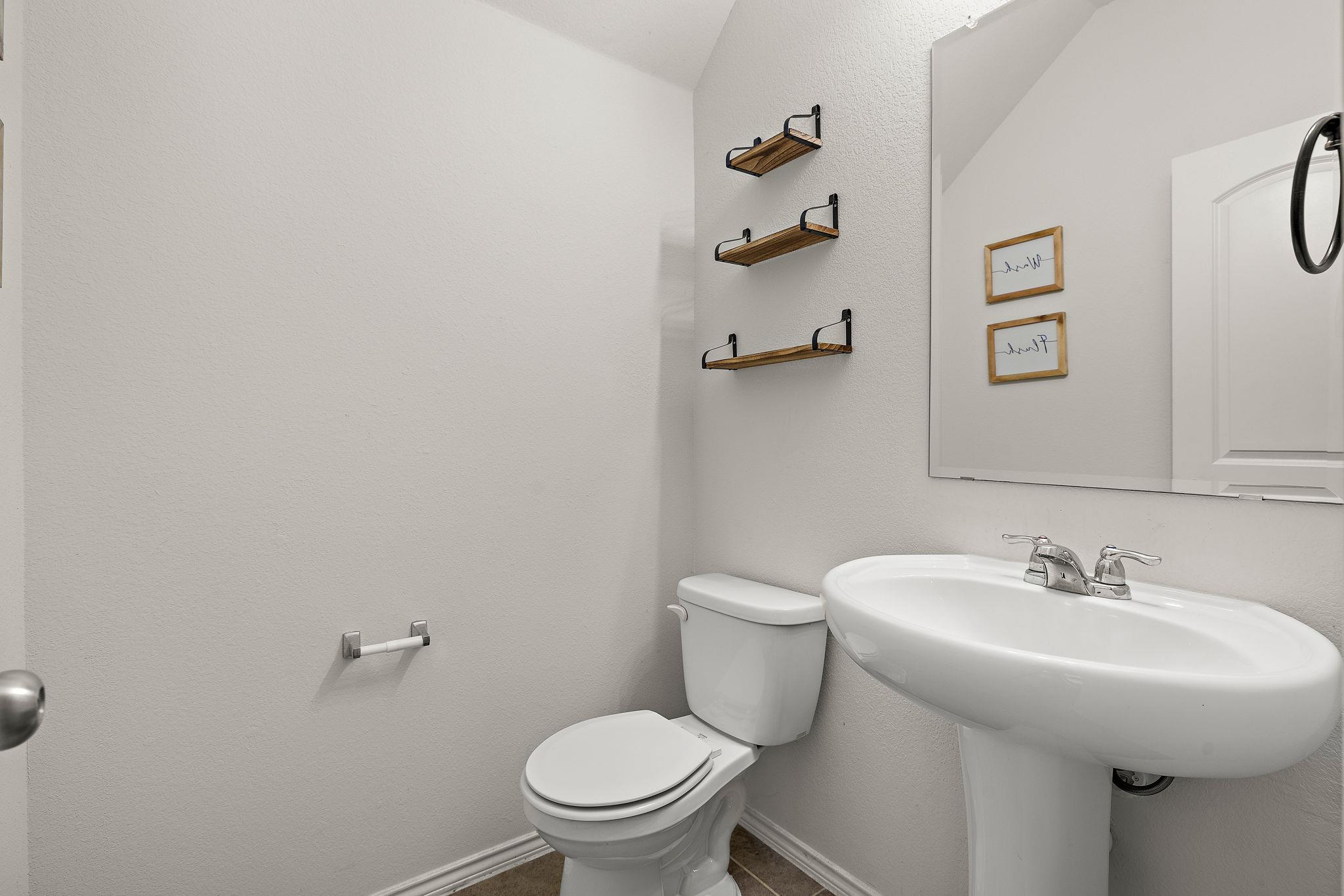 1000 McCormick Cv, Hutto, TX 78634