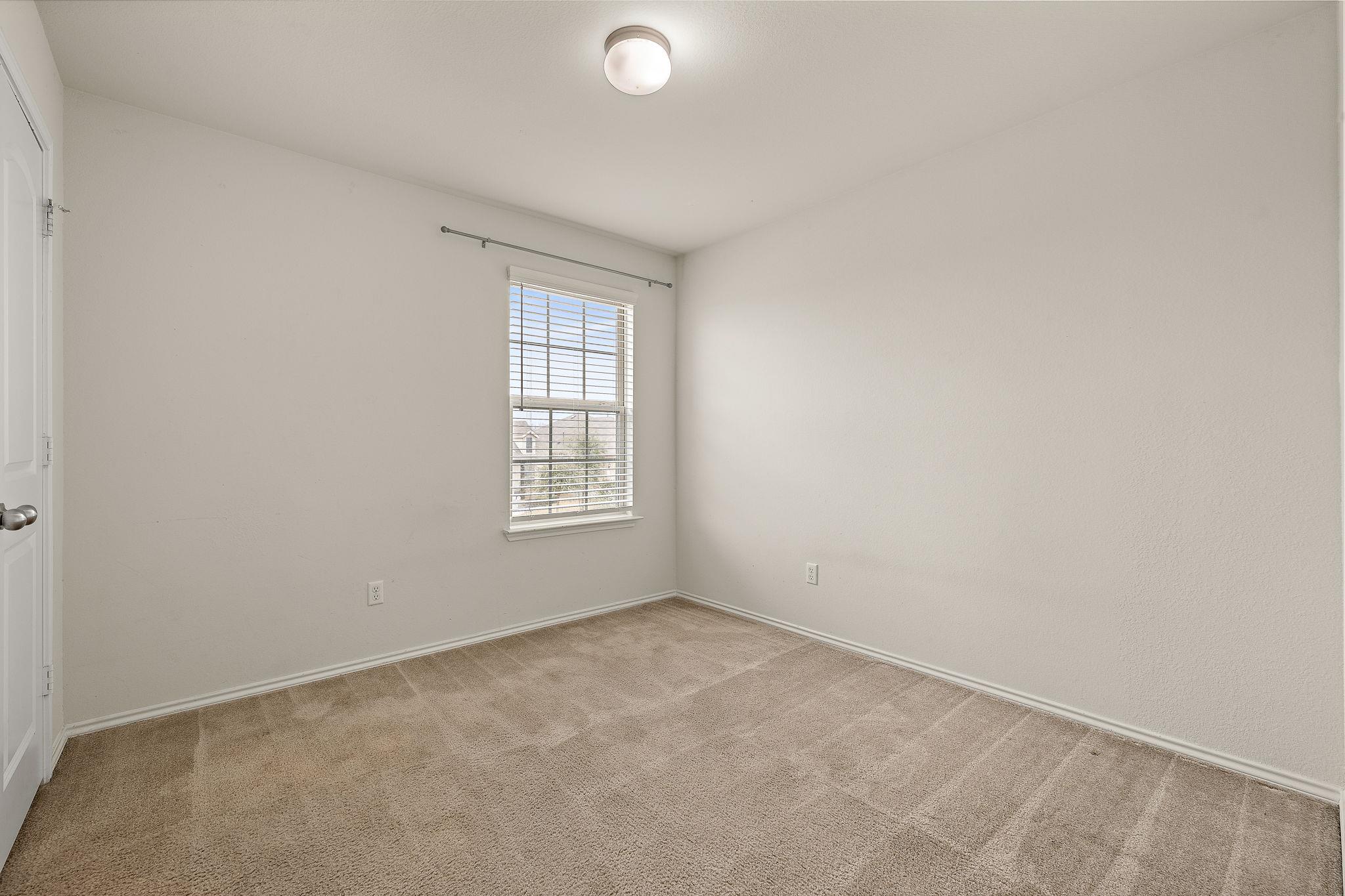 1000 McCormick Cv, Hutto, TX 78634