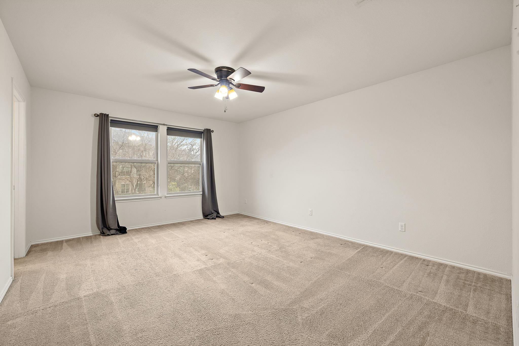 1000 McCormick Cv, Hutto, TX 78634