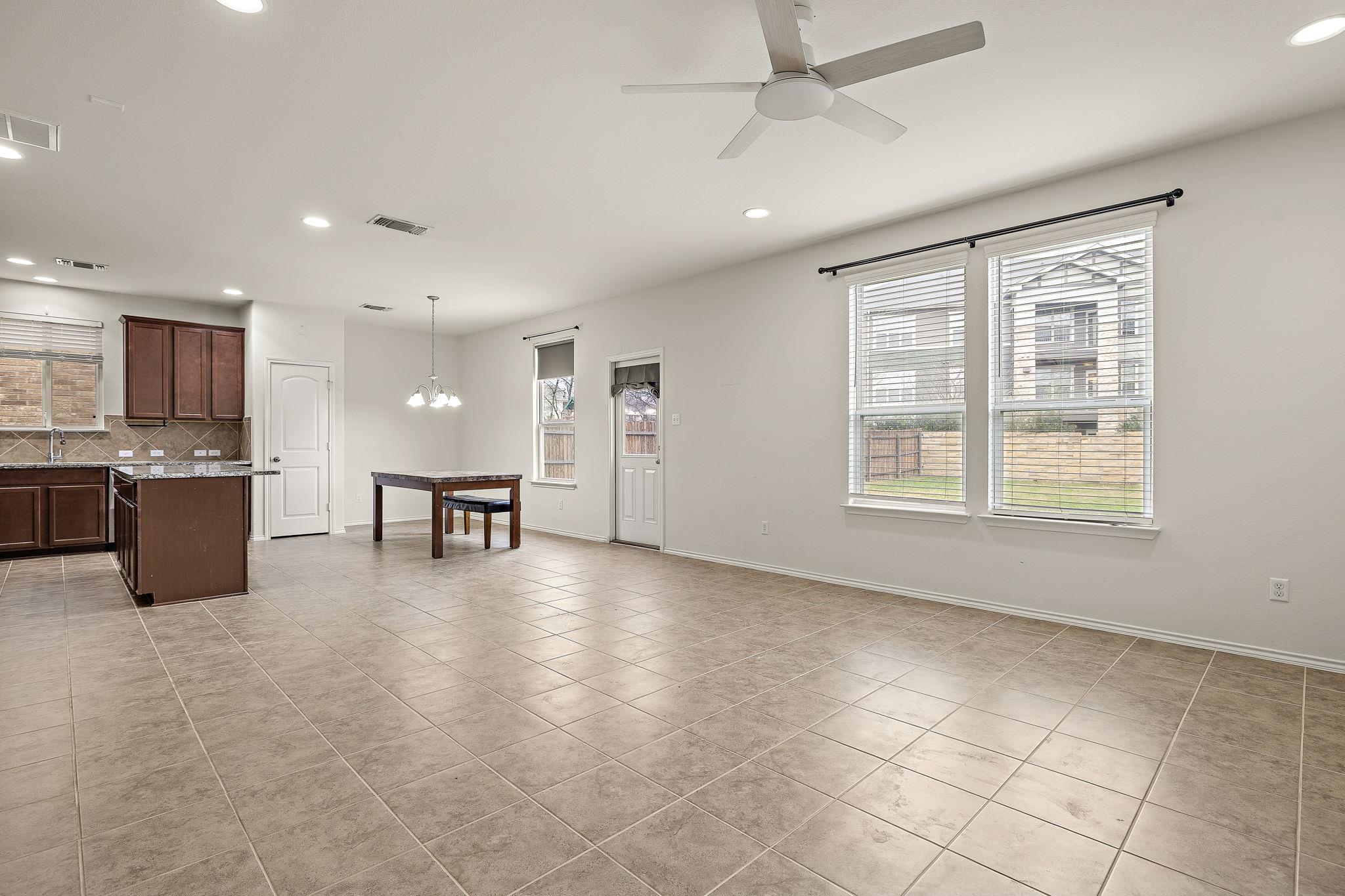 1000 McCormick Cv, Hutto, TX 78634