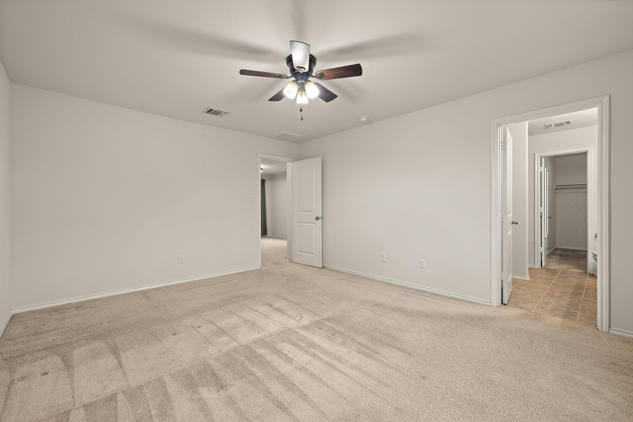 1000 McCormick Cv, Hutto, TX 78634