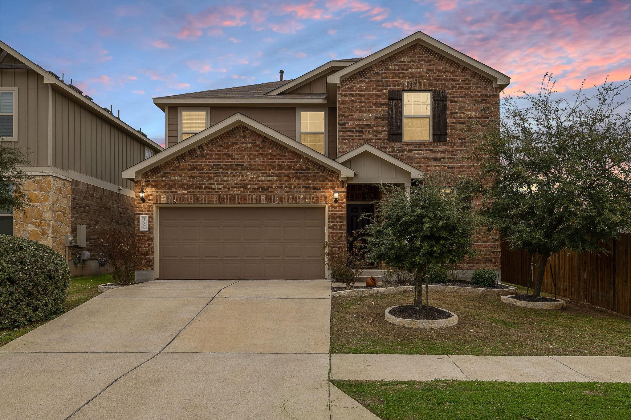 1000 McCormick Cv, Hutto, TX 78634