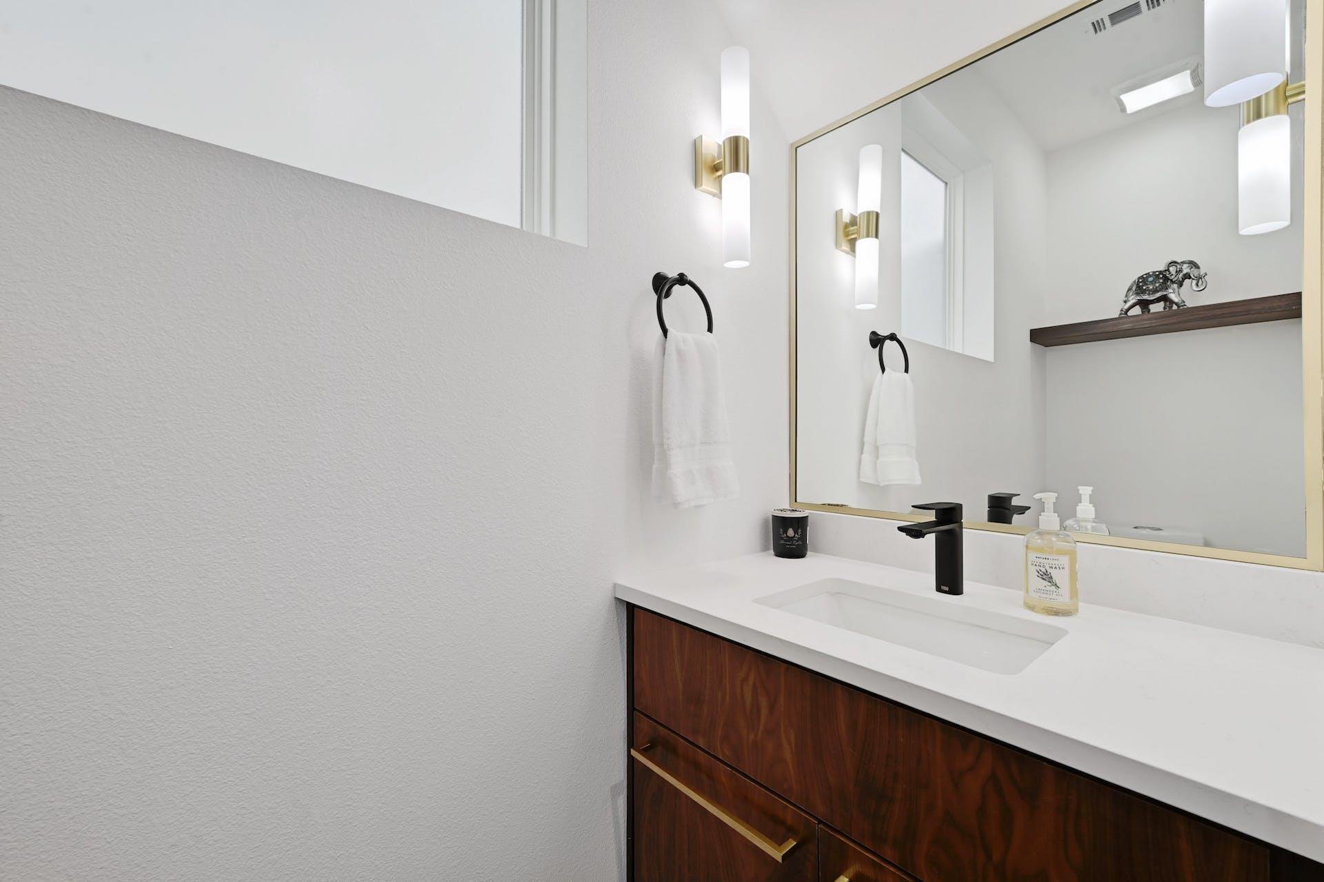 201 Tillery Sq # 2, Austin, TX 78702