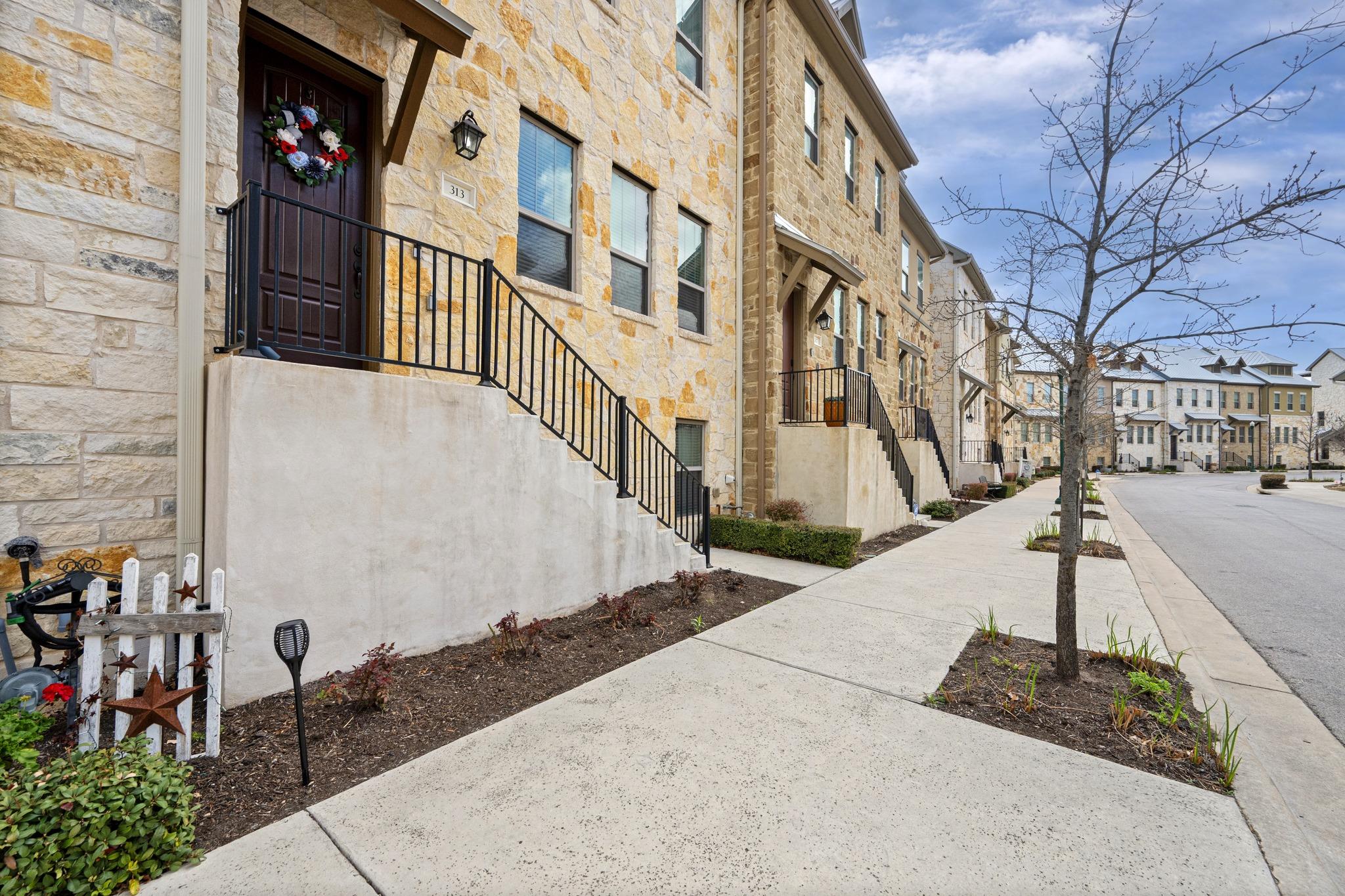 313 Adams St, Georgetown, TX 78628