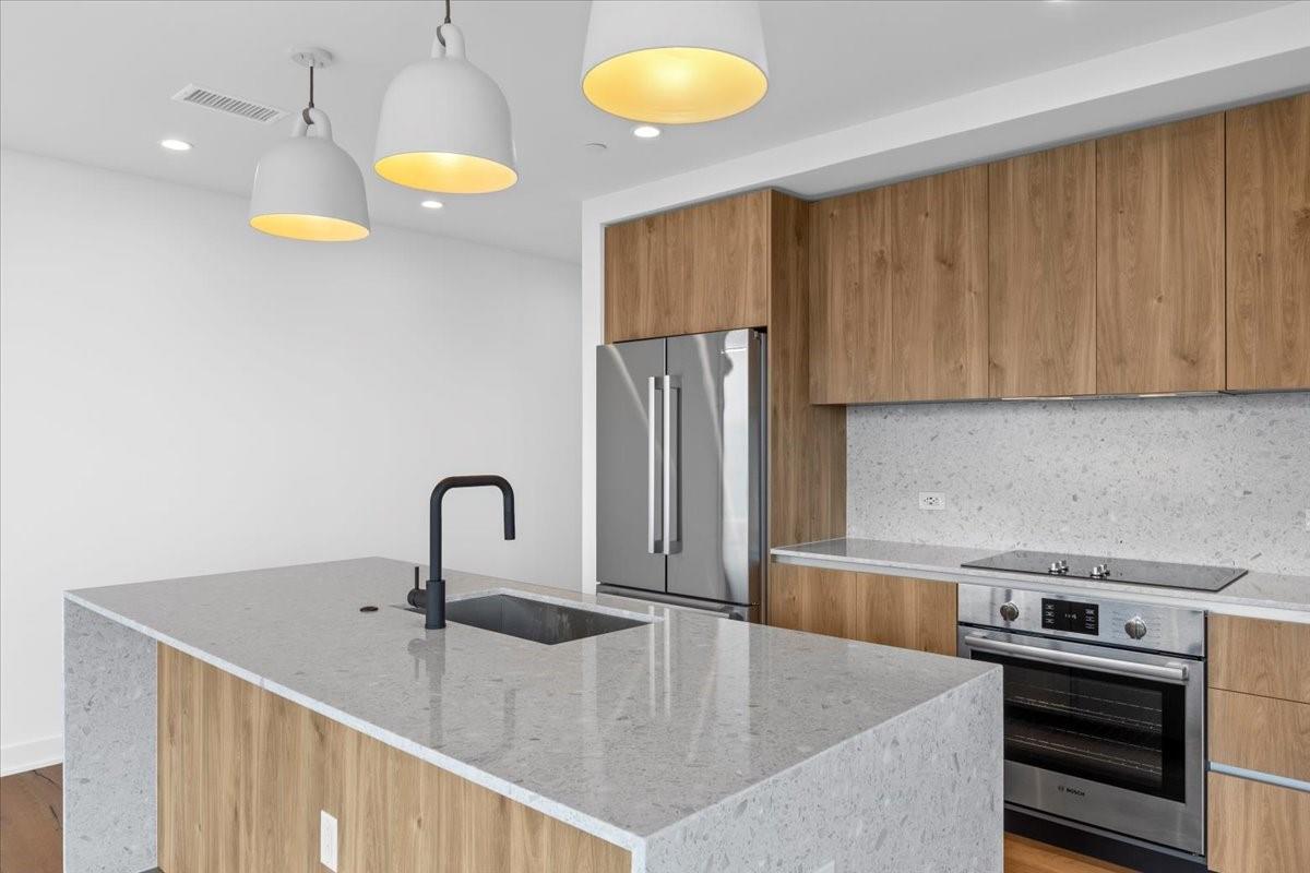 84 East Ave # 3806, Austin, TX 78701